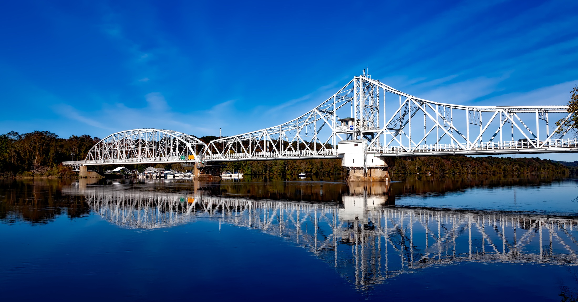 Скачать картинку Река, Мосты, Отражение, Мост, Сша, Hdr, Коннектикут, Сделано Человеком в телефон бесплатно.