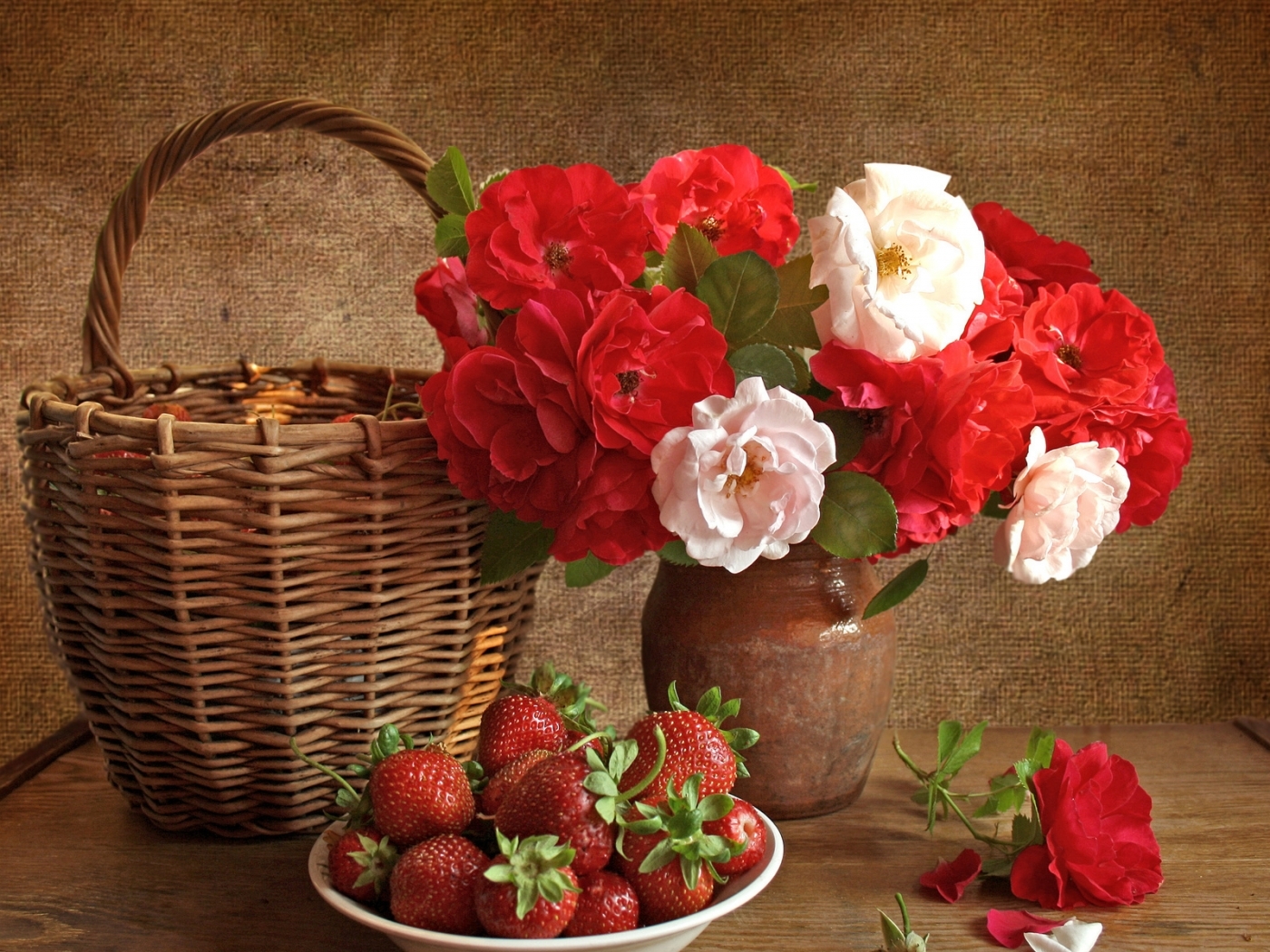 Free download wallpaper Flowers, Landscape, Strawberry on your PC desktop