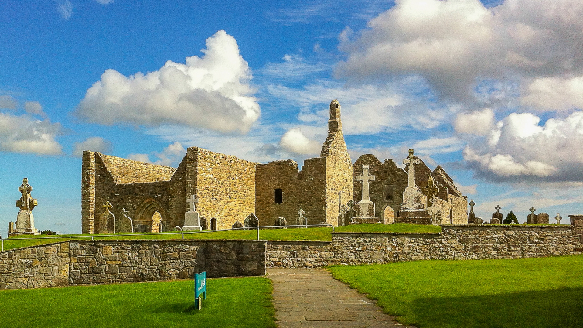 641106 Hintergrundbilder und Clonmacnoise Kloster Bilder auf dem Desktop. Laden Sie  Bildschirmschoner kostenlos auf den PC herunter