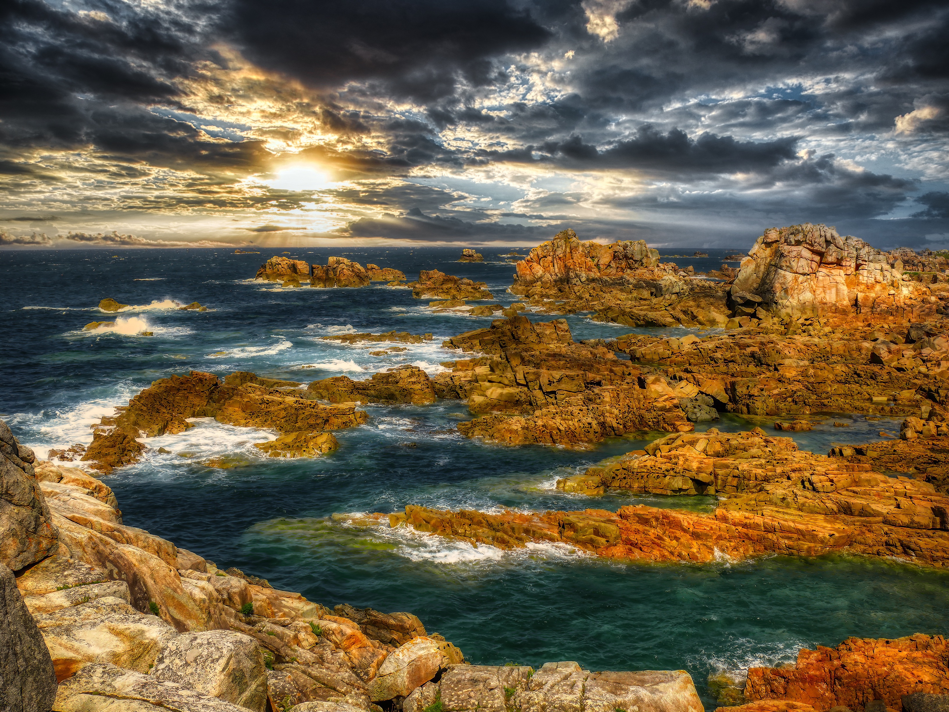 Descarga gratis la imagen Mar, Costa, Piedra, Nube, Tierra/naturaleza en el escritorio de tu PC