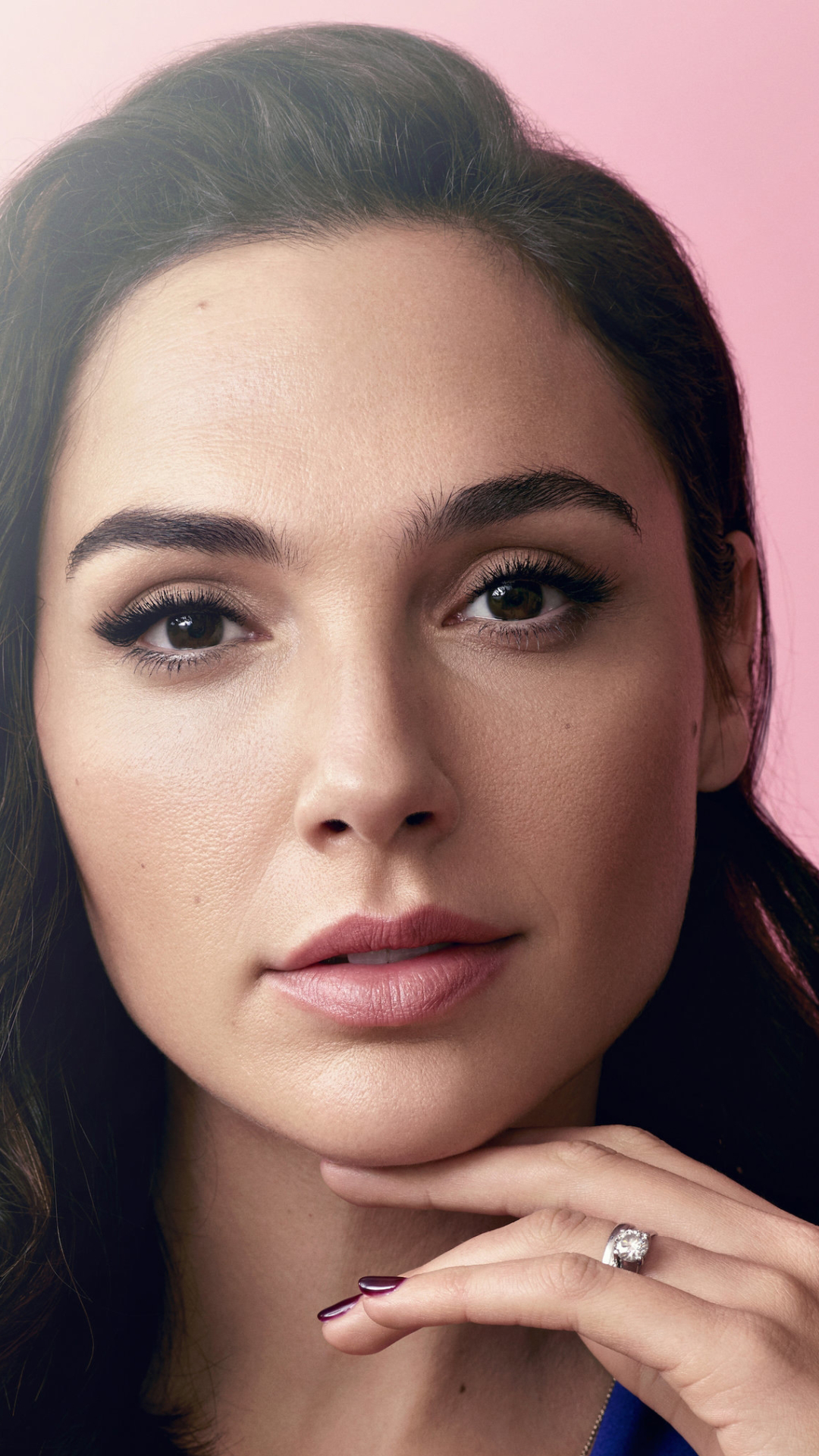 Download mobile wallpaper Close Up, Face, Brunette, Celebrity, Brown Eyes, Actress, Gal Gadot for free.