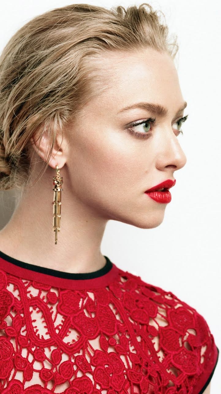 Download mobile wallpaper Blonde, Earrings, Green Eyes, American, Celebrity, Actress, Lipstick, Amanda Seyfried for free.