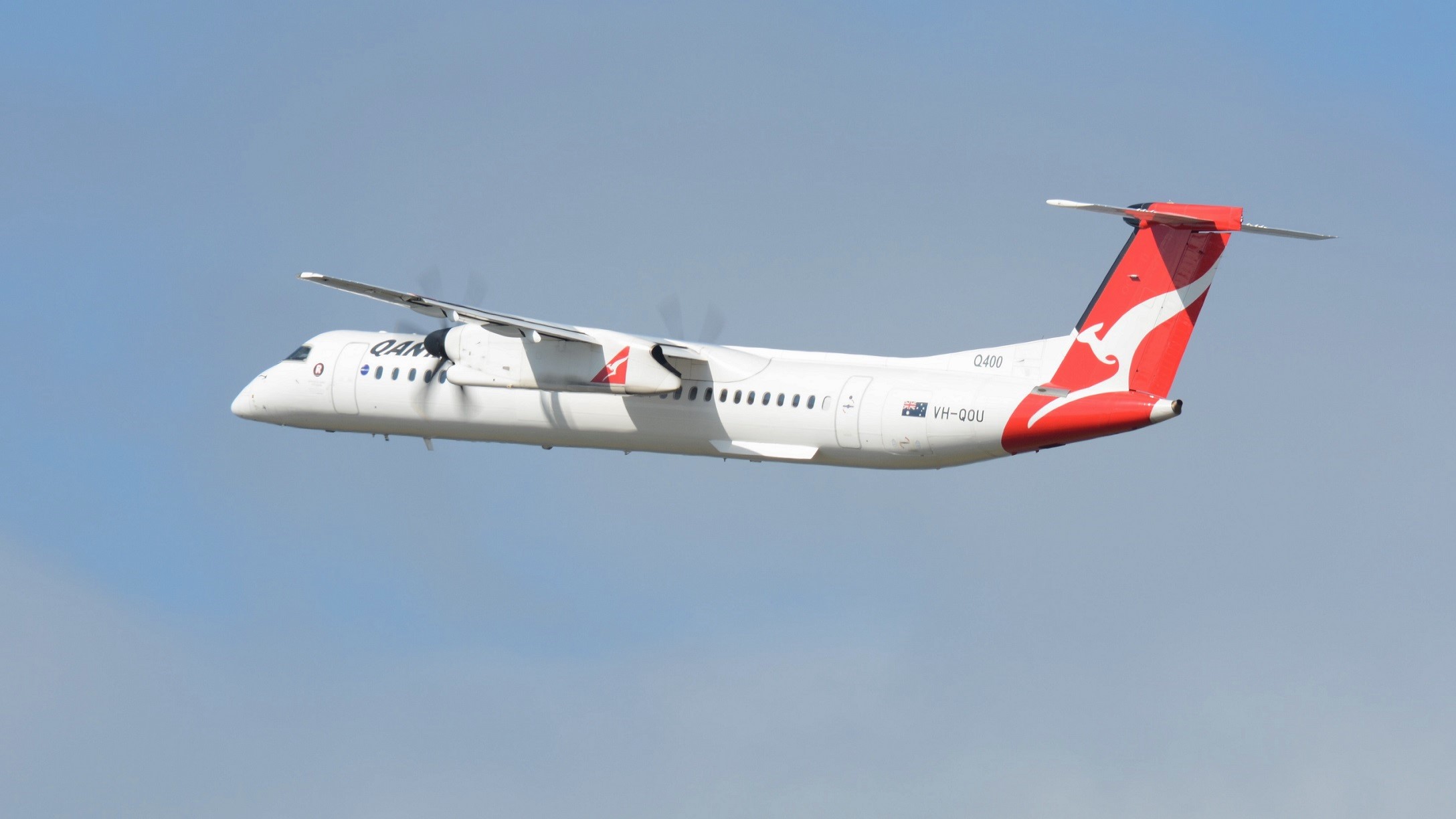 Download mobile wallpaper Aircraft, De Havilland, Passenger Plane, Vehicles, Bombardier Dash 8 for free.