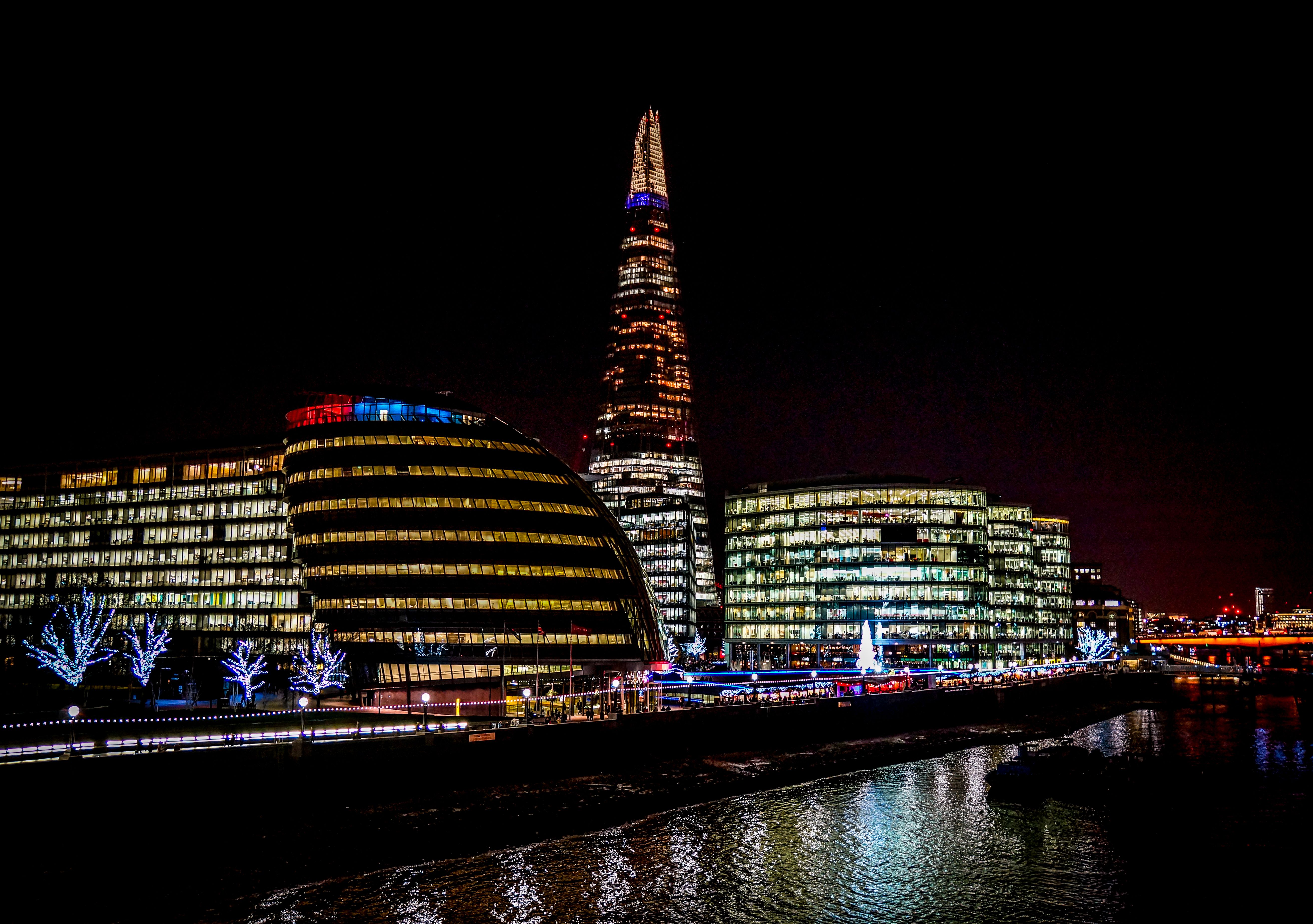 Laden Sie das Städte, London, Gebäude, Licht, Nacht, Menschengemacht-Bild kostenlos auf Ihren PC-Desktop herunter