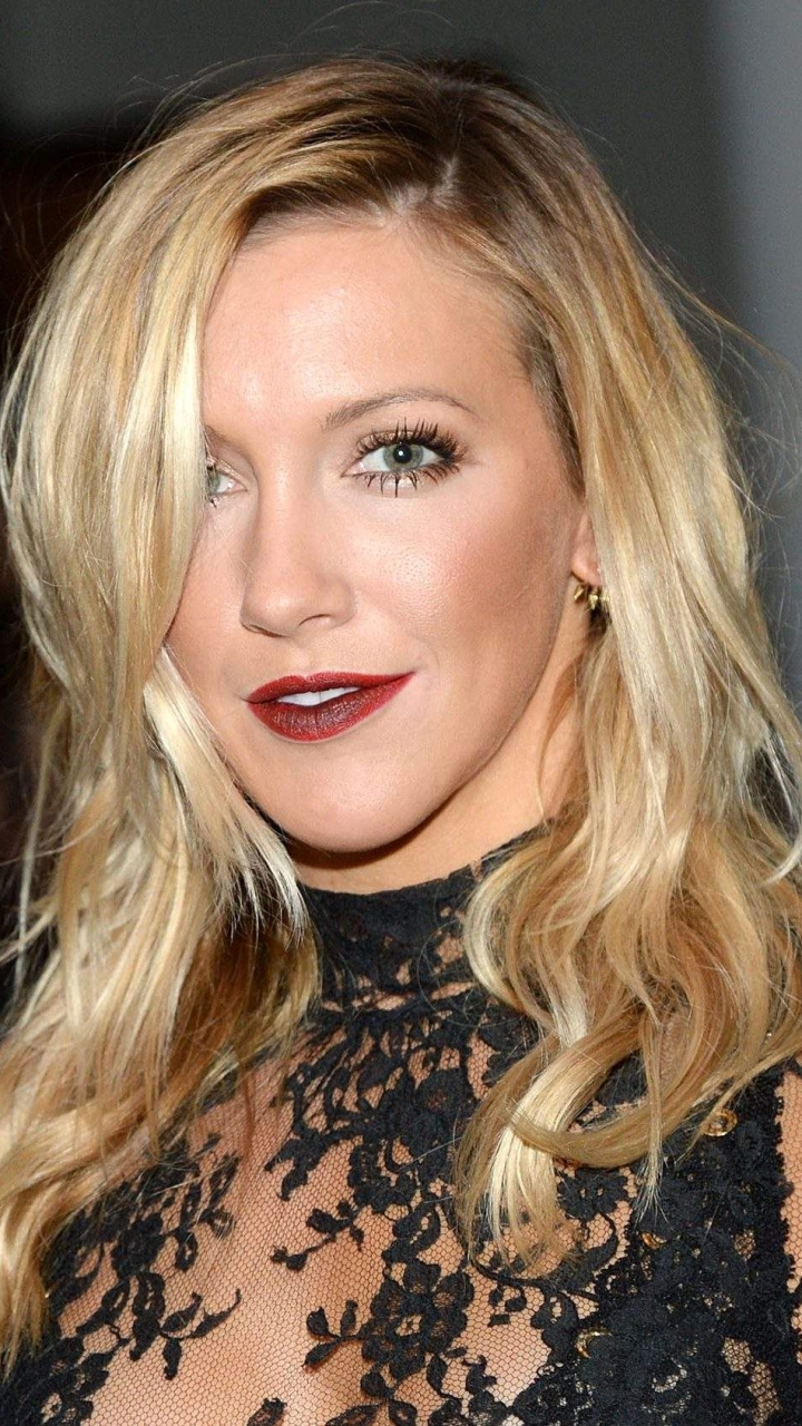Download mobile wallpaper Blonde, Face, American, Celebrity, Actress, Lipstick, Katie Cassidy for free.