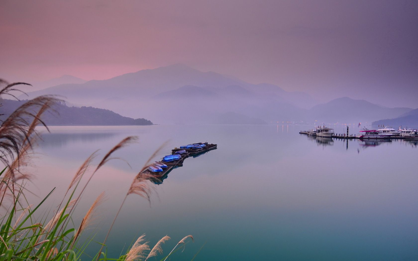 Free download wallpaper Lake, Fog, Nature, Boats on your PC desktop