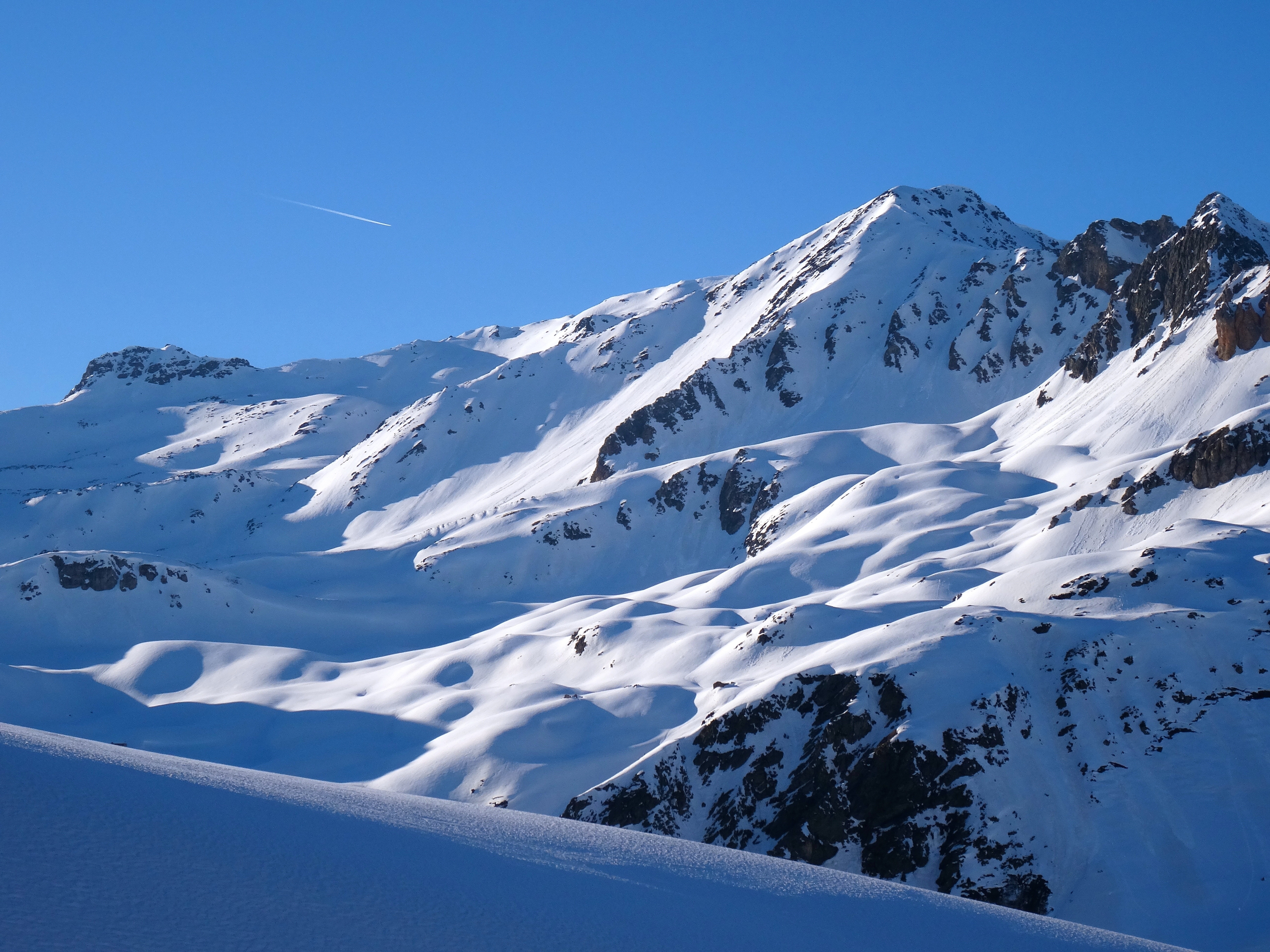 Free download wallpaper Sky, Alps, Nature, Vertex, Mountains, Snow, Tops on your PC desktop