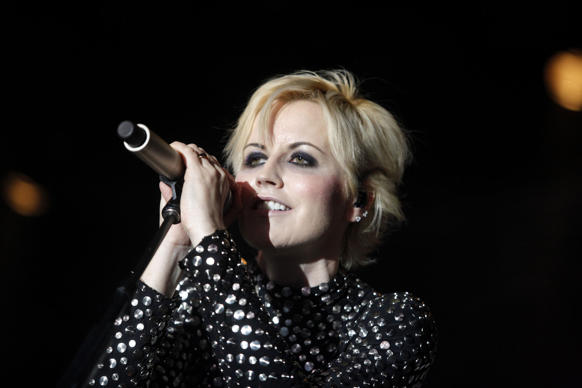 Download mobile wallpaper Music, Dolores O' Riordan for free.