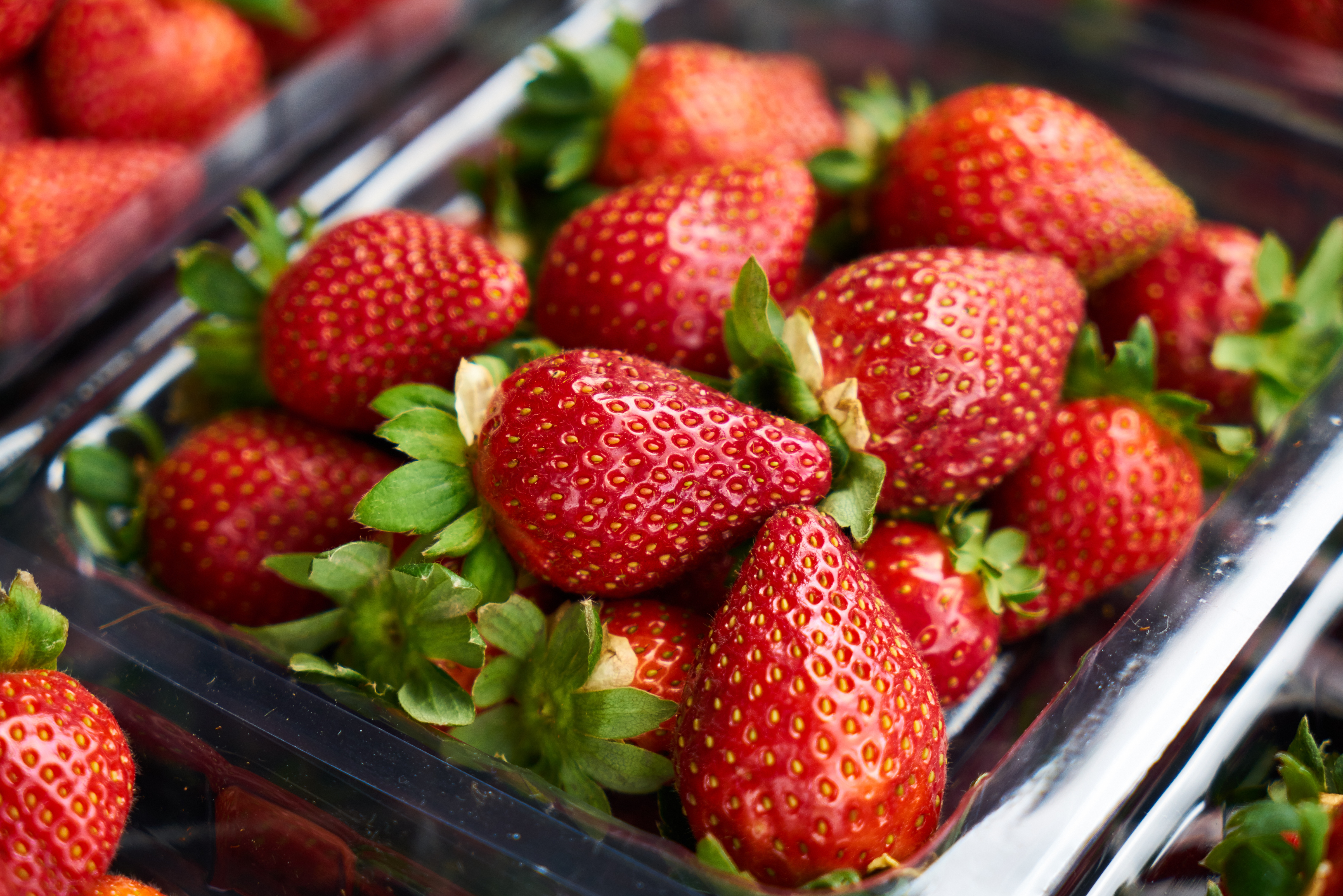 strawberry, juicy, food, berries, red, ripe HD wallpaper