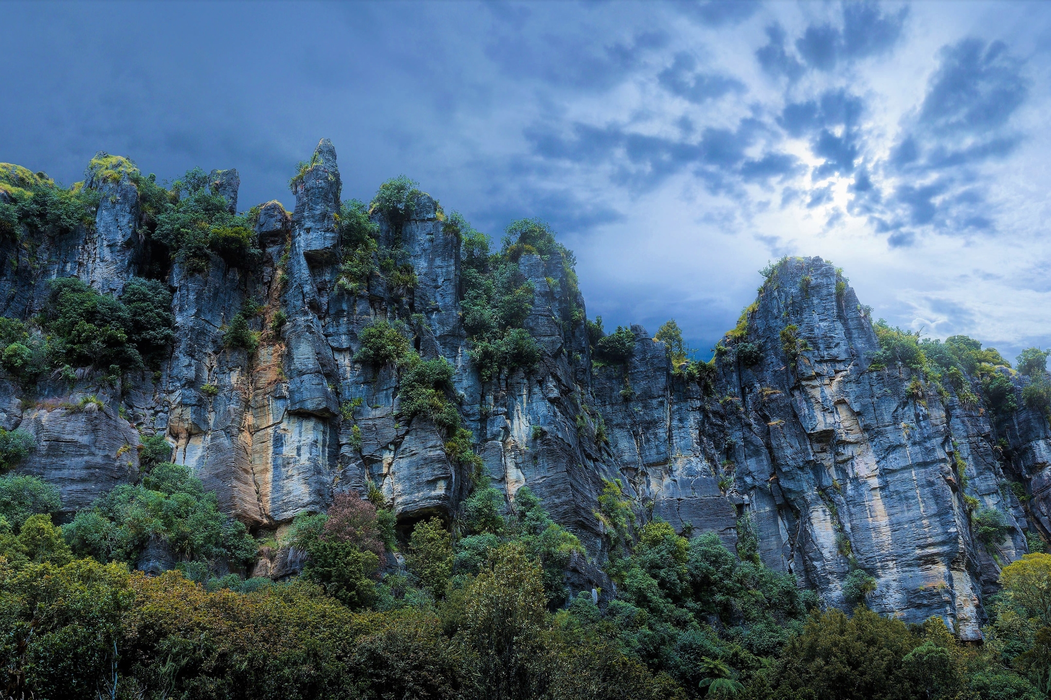 Descarga gratis la imagen Montaña, Nueva Zelanda, Acantilado, Tierra/naturaleza en el escritorio de tu PC