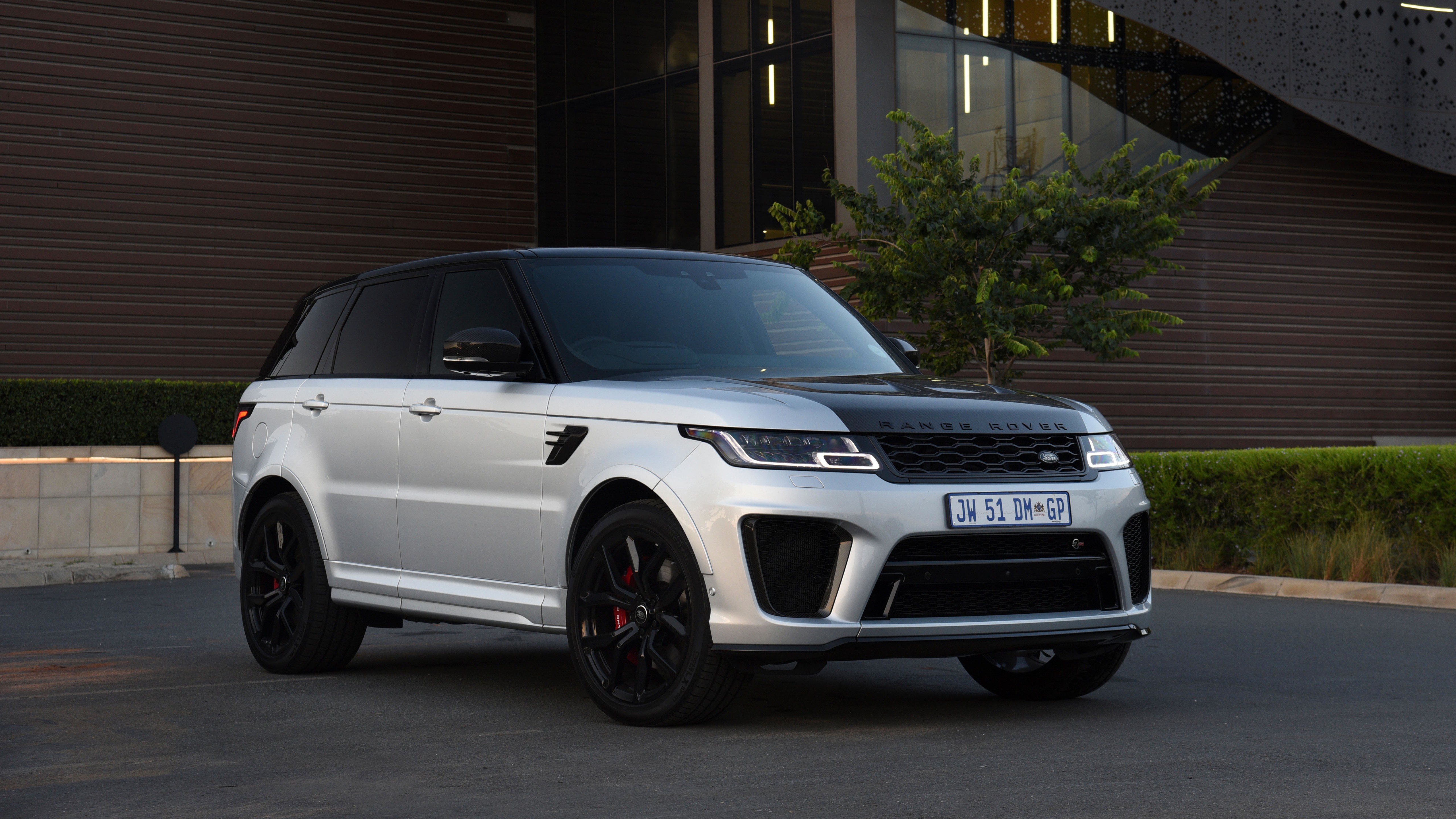 Download mobile wallpaper Range Rover, Land Rover, Suv, Vehicles, Silver Car for free.
