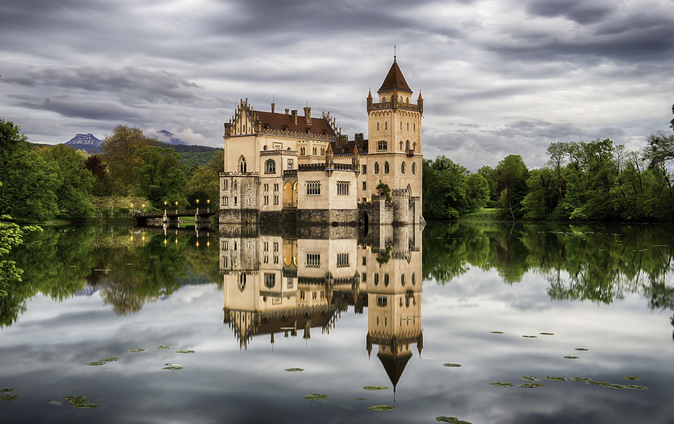 Baixe gratuitamente a imagem Castelos, Lago, Áustria, Construção, Castelo, Feito Pelo Homem, Reflecção, Anif na área de trabalho do seu PC