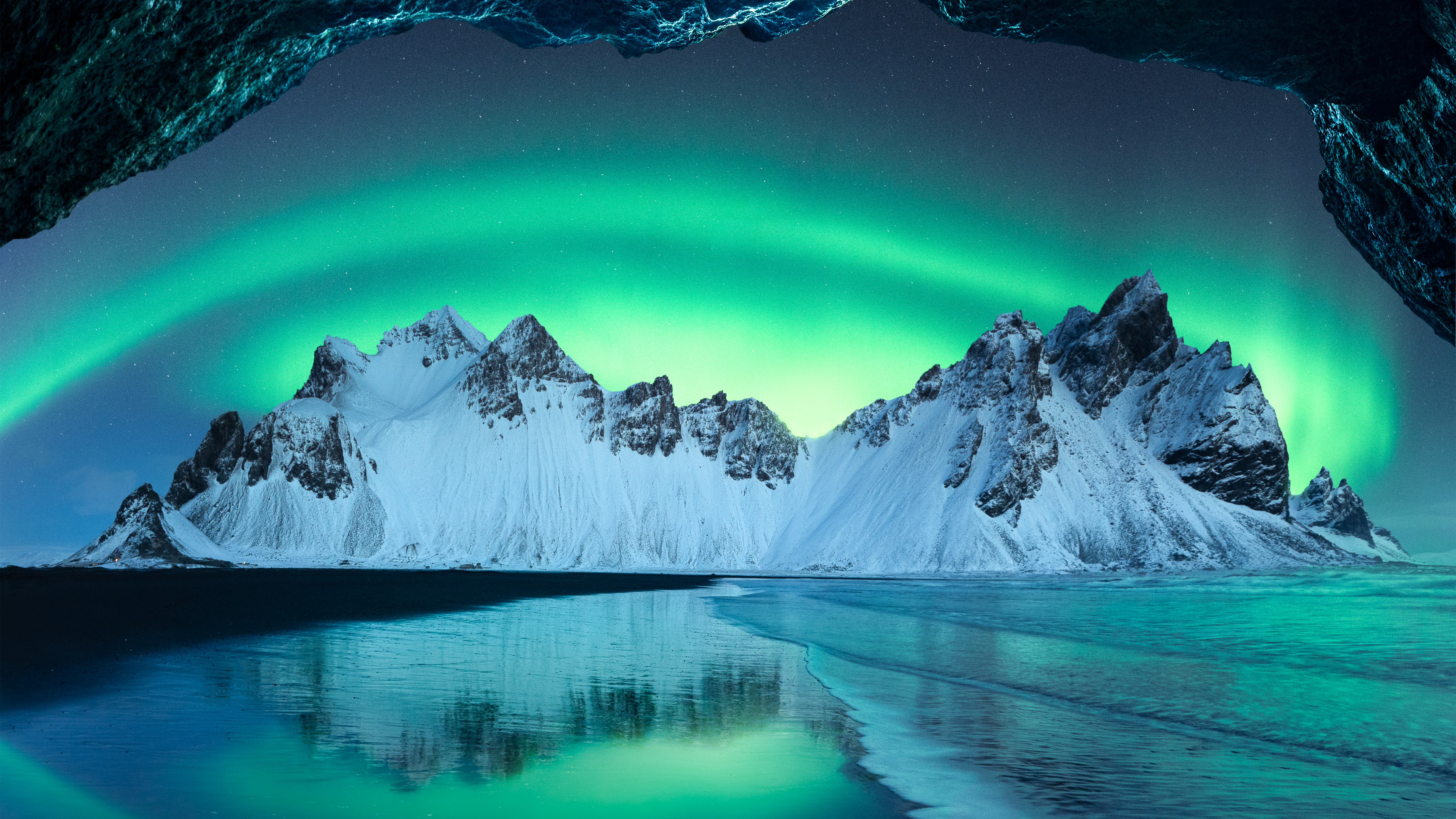 Free download wallpaper Mountains, Earth, Aurora Borealis, Iceland, Vestrahorn, Vestrahorn Mountain on your PC desktop