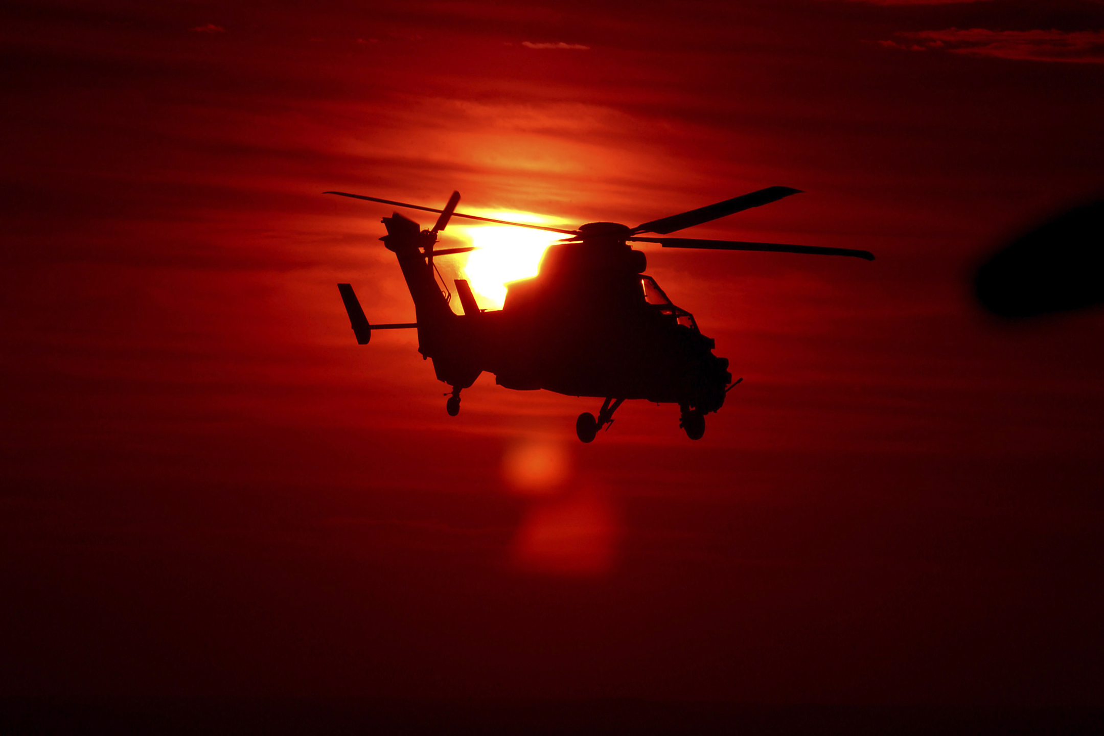 1167059 Hintergrundbild herunterladen militär, eurocopter tiger, hubschrauber, helikopter, kampfhubschrauber, militärhubschrauber - Bildschirmschoner und Bilder kostenlos