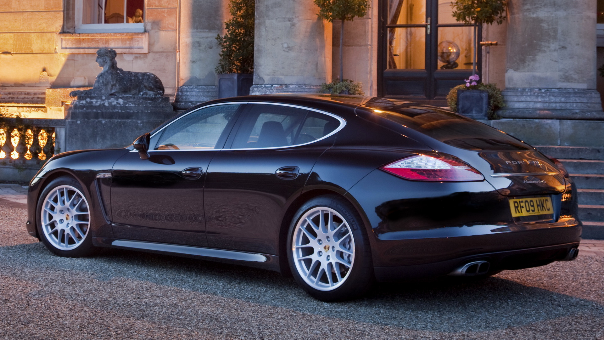 Download mobile wallpaper Porsche, Car, Vehicles, Grand Tourer, Black Car, Porsche Panamera 4S for free.