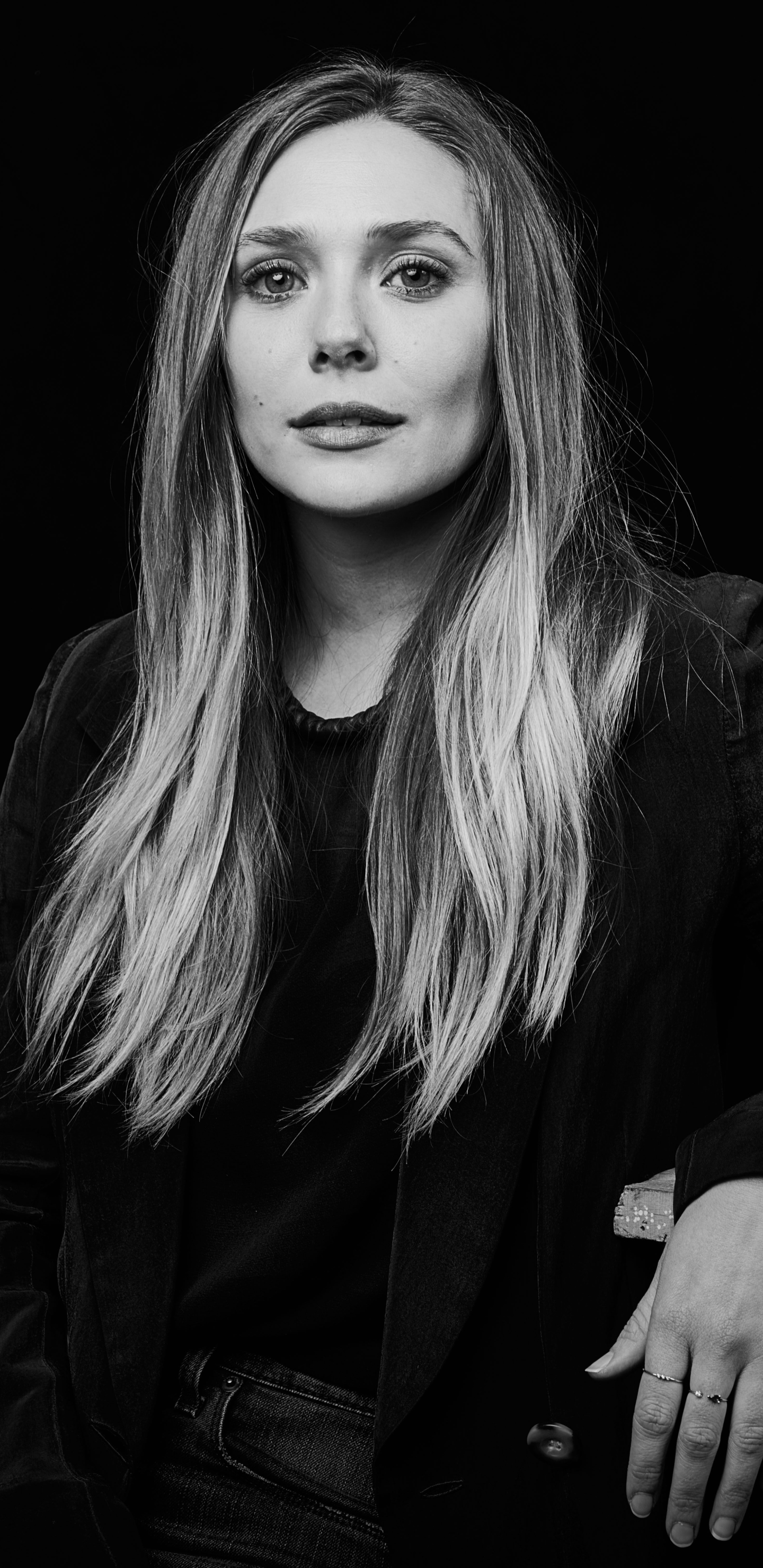 Download mobile wallpaper American, Celebrity, Black & White, Actress, Elizabeth Olsen for free.