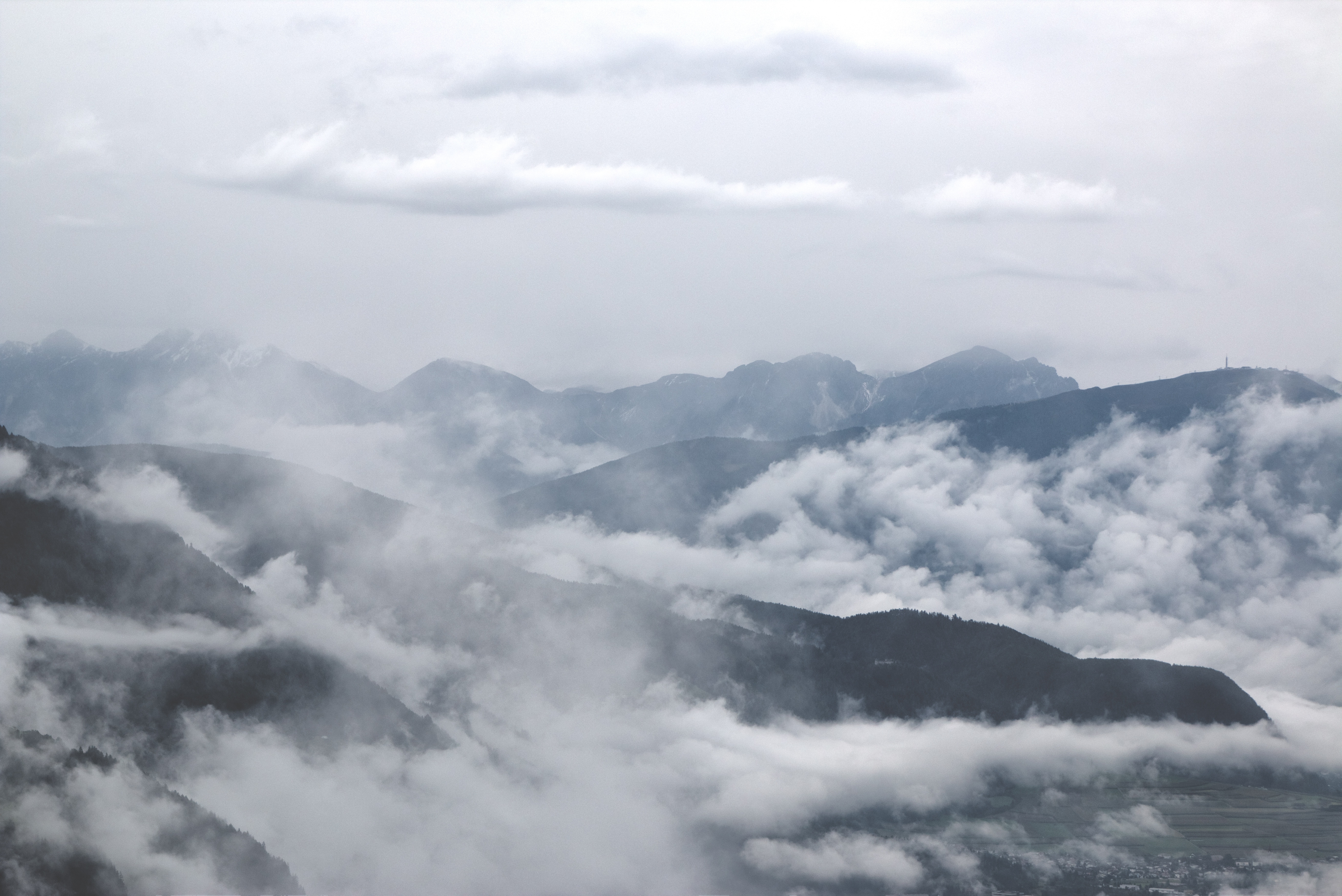Download mobile wallpaper Clouds, Fog, Mountains, Nature for free.