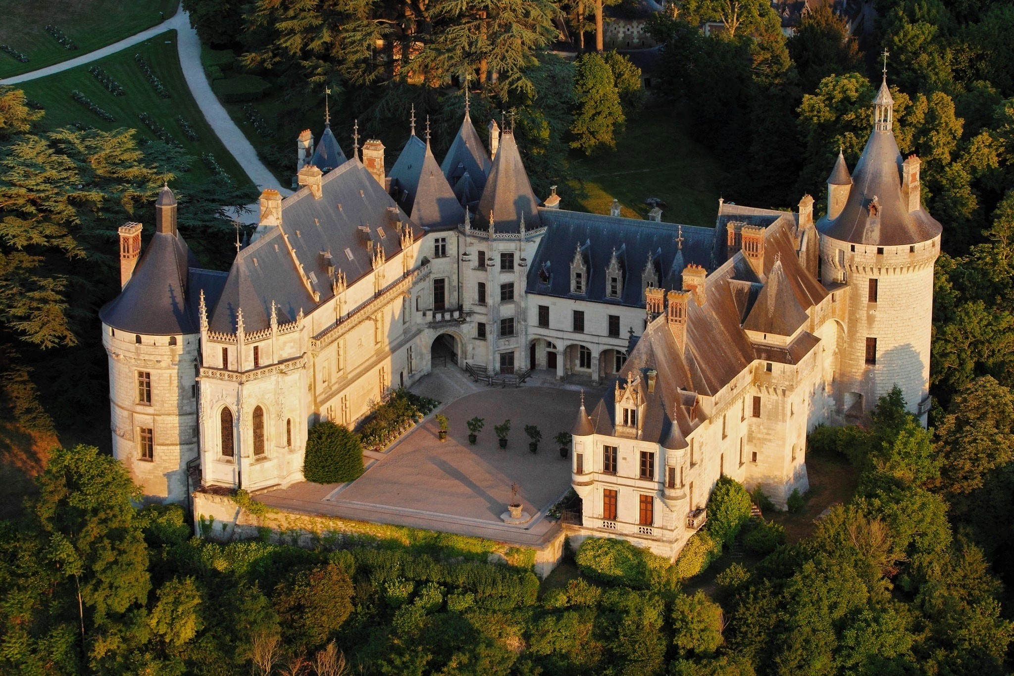 Téléchargez des papiers peints mobile Forêt, Architecture, Construction Humaine, Château, Châteaux gratuitement.