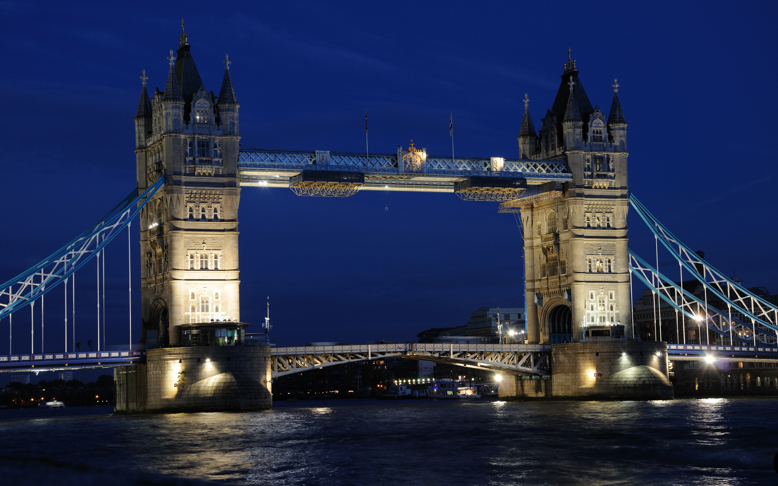 166006 Bild herunterladen london, menschengemacht, tower bridge, brücke, licht, monument, nacht, fluss, themse, brücken - Hintergrundbilder und Bildschirmschoner kostenlos