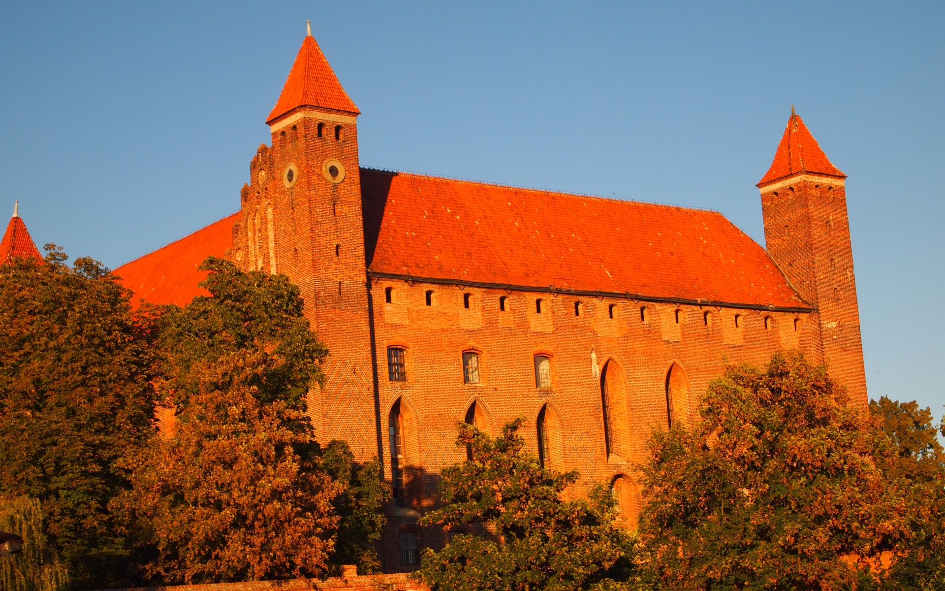 329730 Bild herunterladen menschengemacht, schloss gniew, schlösser - Hintergrundbilder und Bildschirmschoner kostenlos