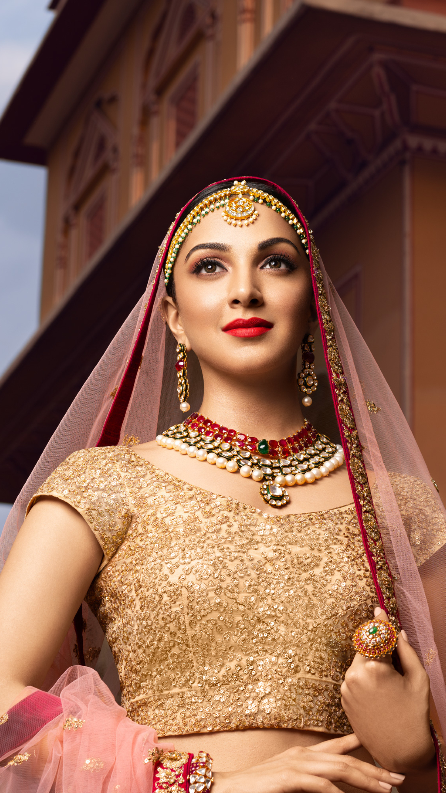 kiara advani, celebrity, necklace, jewelry, actress, earrings, lipstick, indian