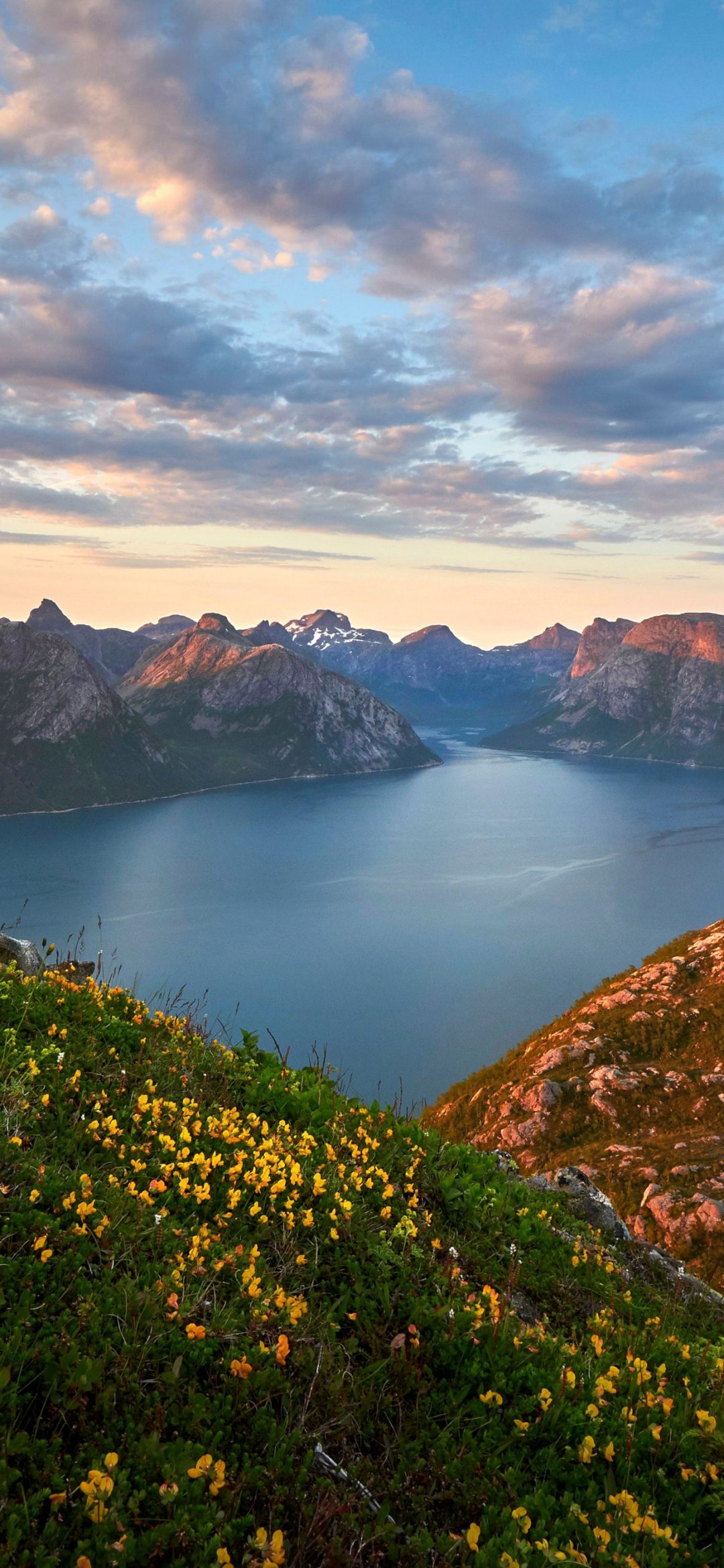 Handy-Wallpaper Gebirge, Norwegen, Wolke, Berge, Erde/natur kostenlos herunterladen.
