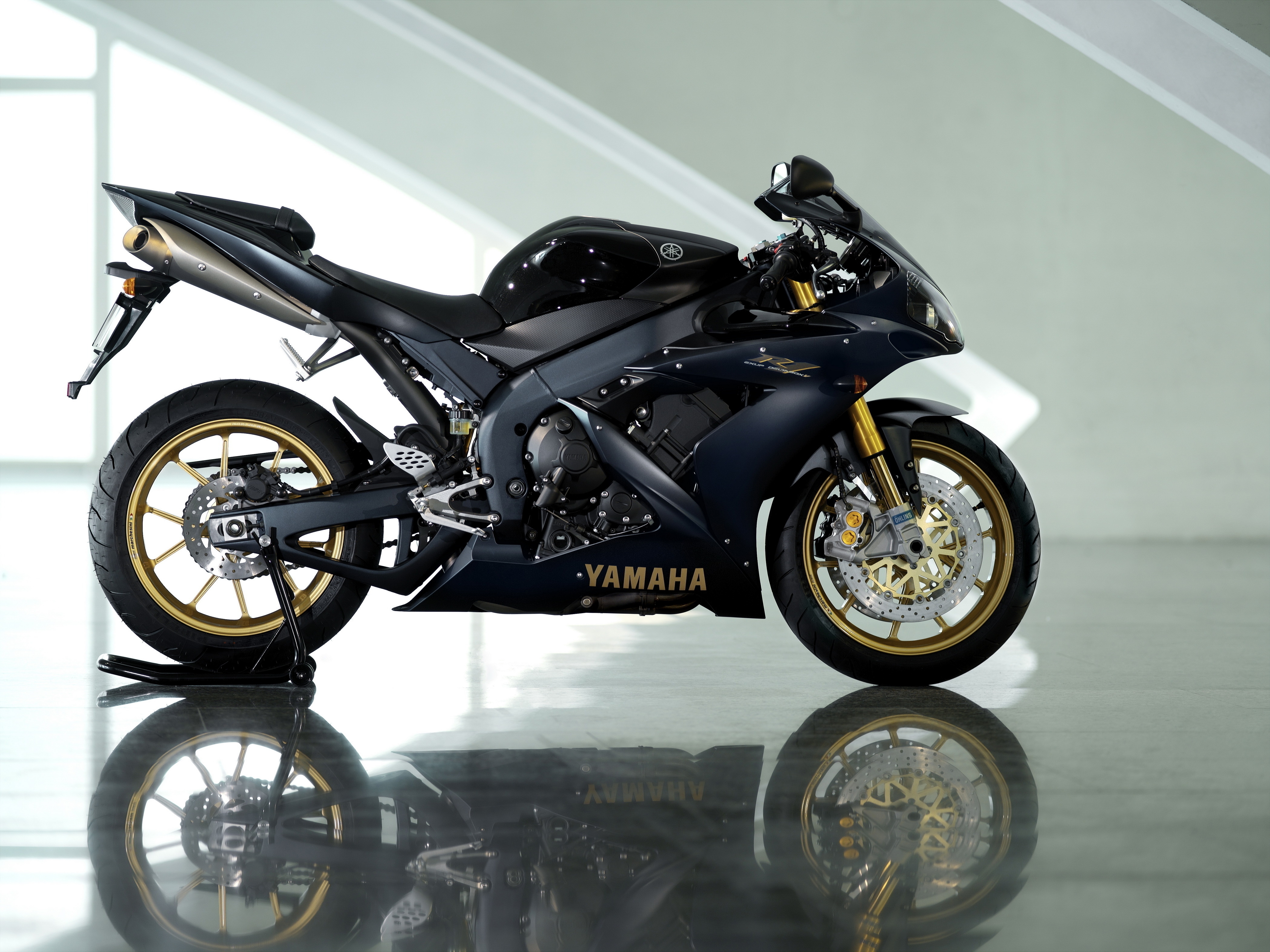 62467 descargar imagen yamaha yzf r1, el negro, motocicletas, yamaha, negro, reflexión, motocicleta: fondos de pantalla y protectores de pantalla gratis