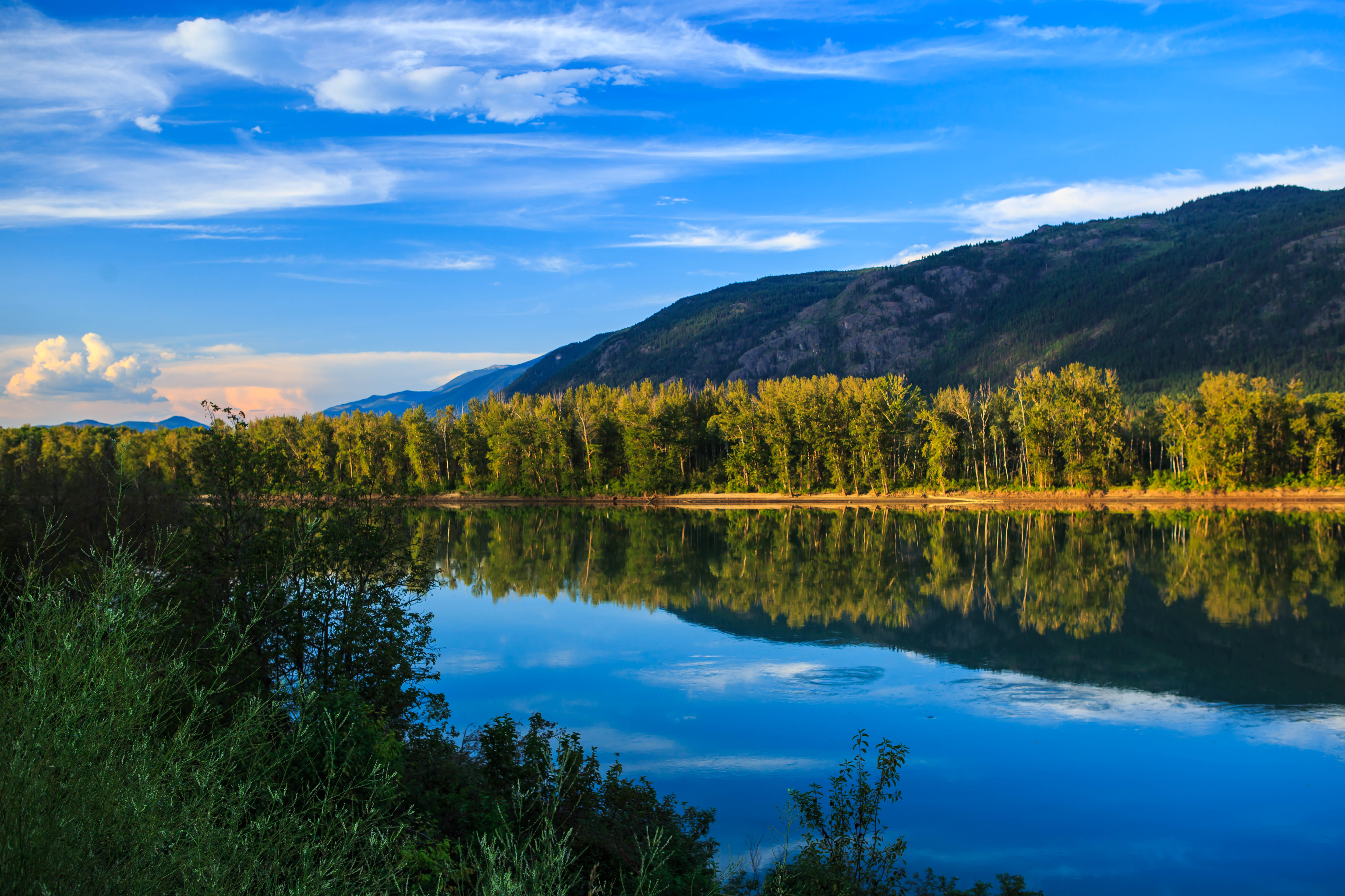 Laden Sie das Reflexion, Natur, Bäume, See, Mountains, Landschaft-Bild kostenlos auf Ihren PC-Desktop herunter