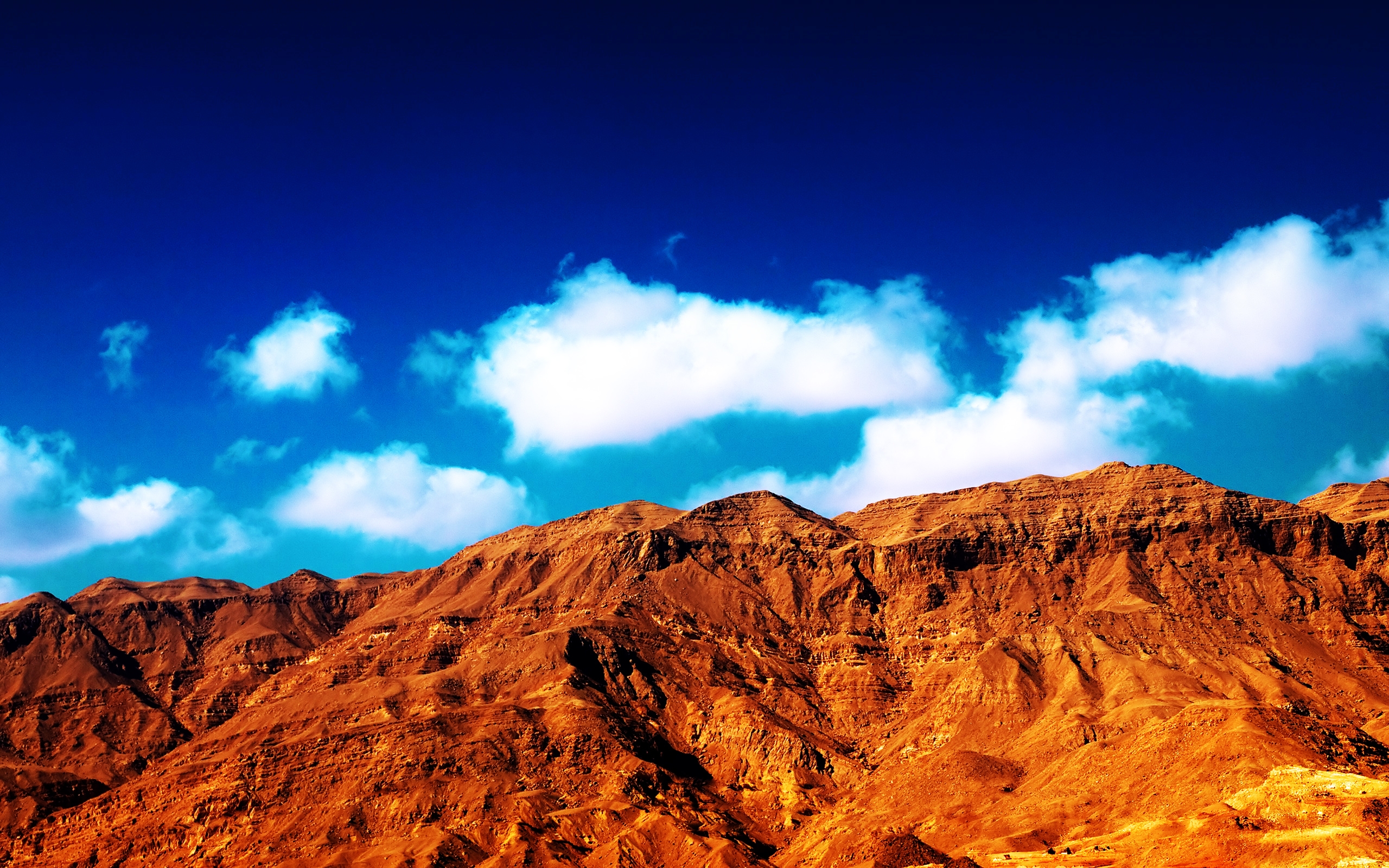 Скачать картинку Пустыня, Синий, Горы, Гора, Земля/природа, Облака, Небо в телефон бесплатно.