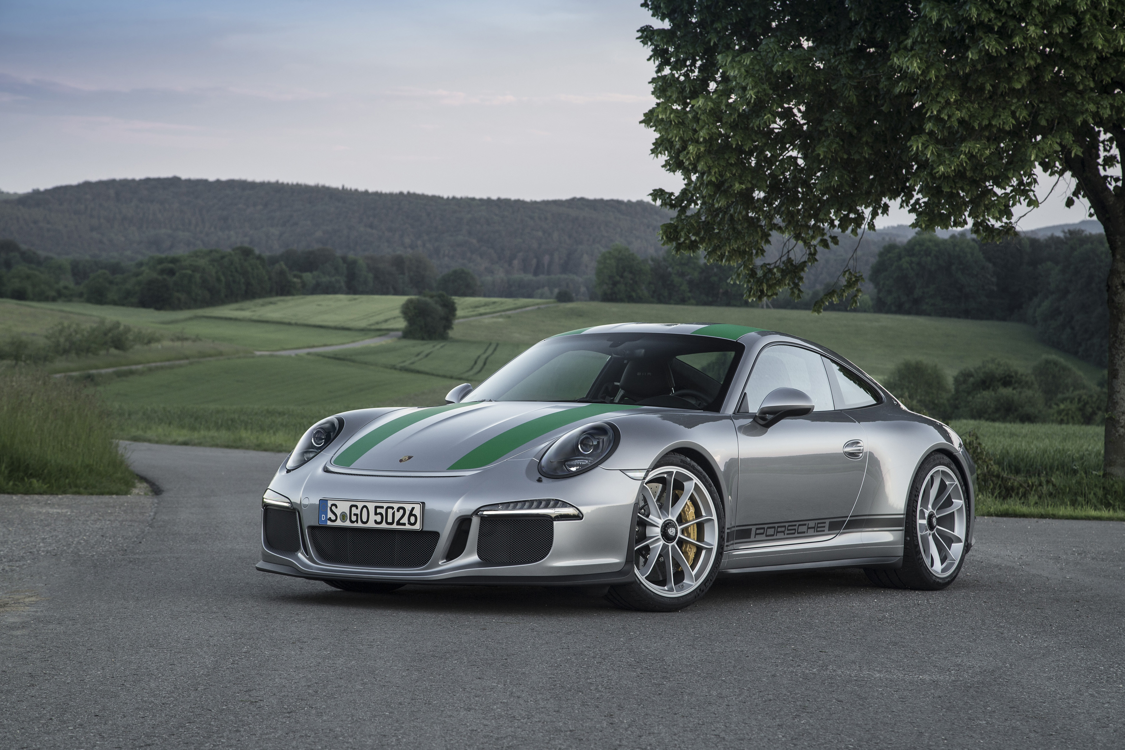 Handy-Wallpaper Porsche, Porsche 911, Autos, Fahrzeuge, Silbernes Auto, Porsche 911 Turbo kostenlos herunterladen.