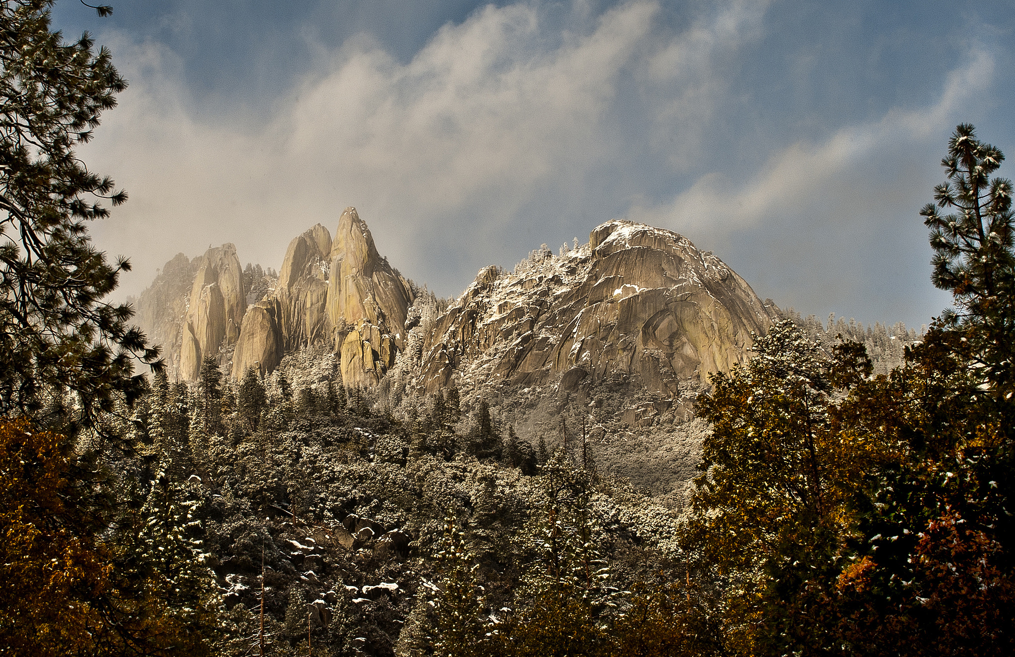PCデスクトップに風景, 冬, 自然, 木, 山, 森, 崖, 地球, 山岳画像を無料でダウンロード