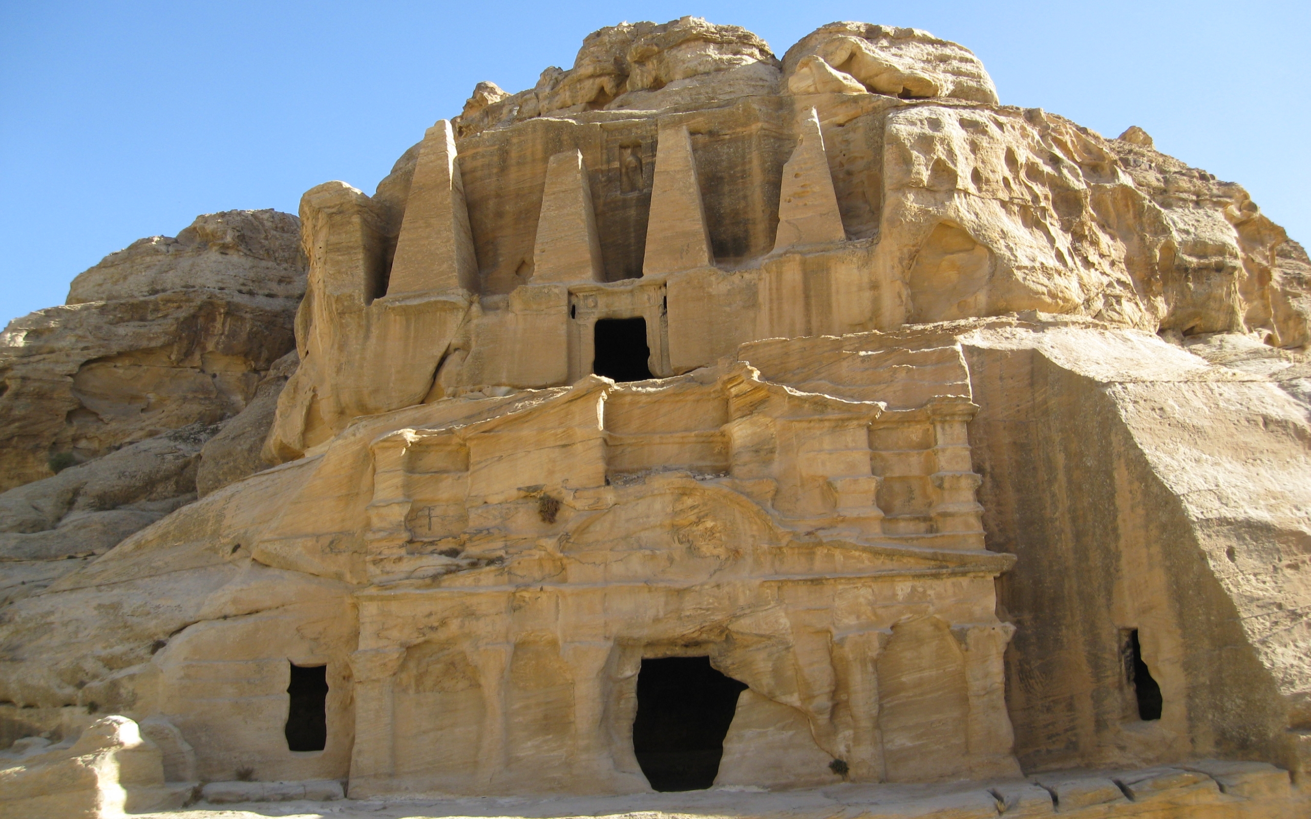 Descarga gratuita de fondo de pantalla para móvil de Petra, Monumentos, Hecho Por El Hombre.