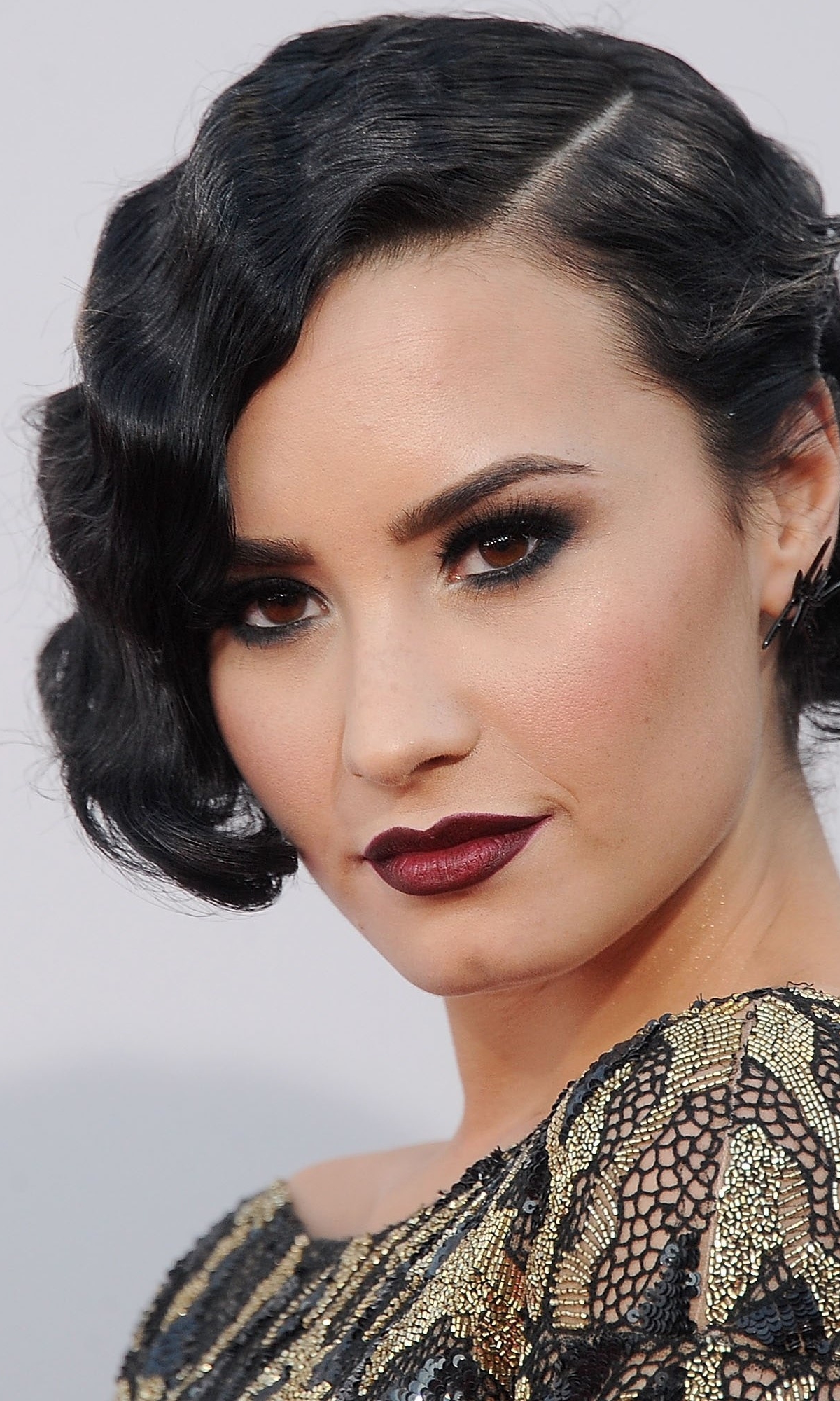 Download mobile wallpaper Music, Singer, Face, American, Brown Eyes, Black Hair, Lipstick, Demi Lovato for free.