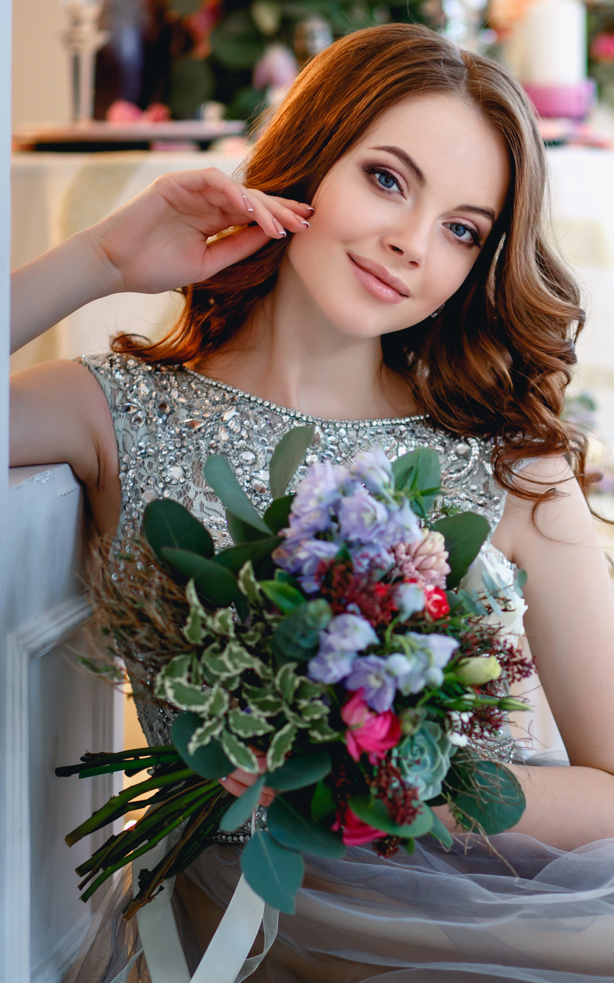 Download mobile wallpaper Bouquet, Smile, Brunette, Model, Women, Blue Eyes for free.