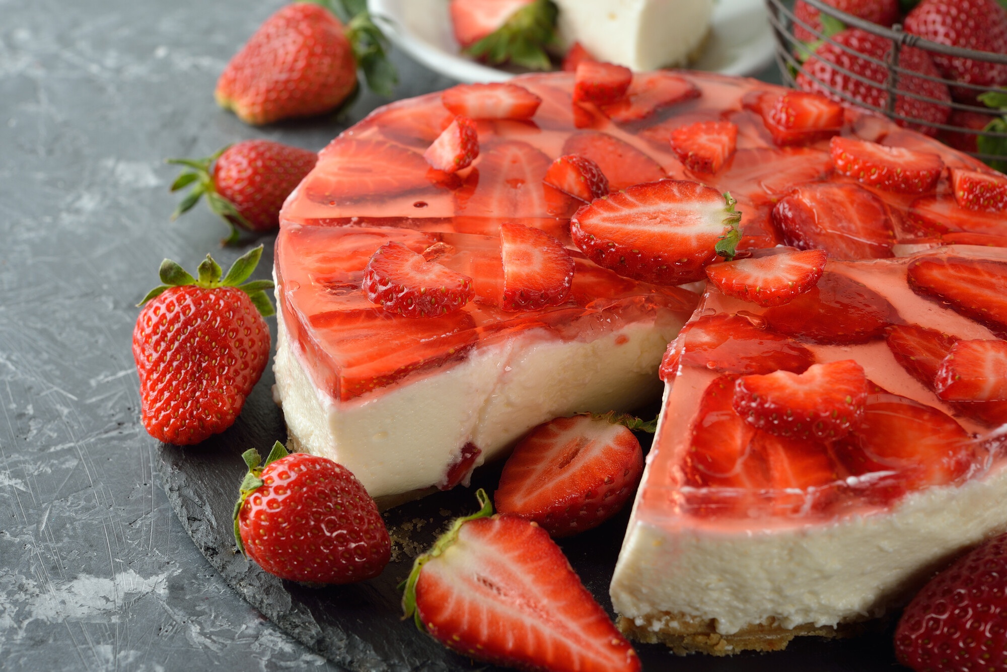 Free download wallpaper Food, Strawberry, Dessert, Still Life, Cake, Berry, Cheesecake, Pastry on your PC desktop