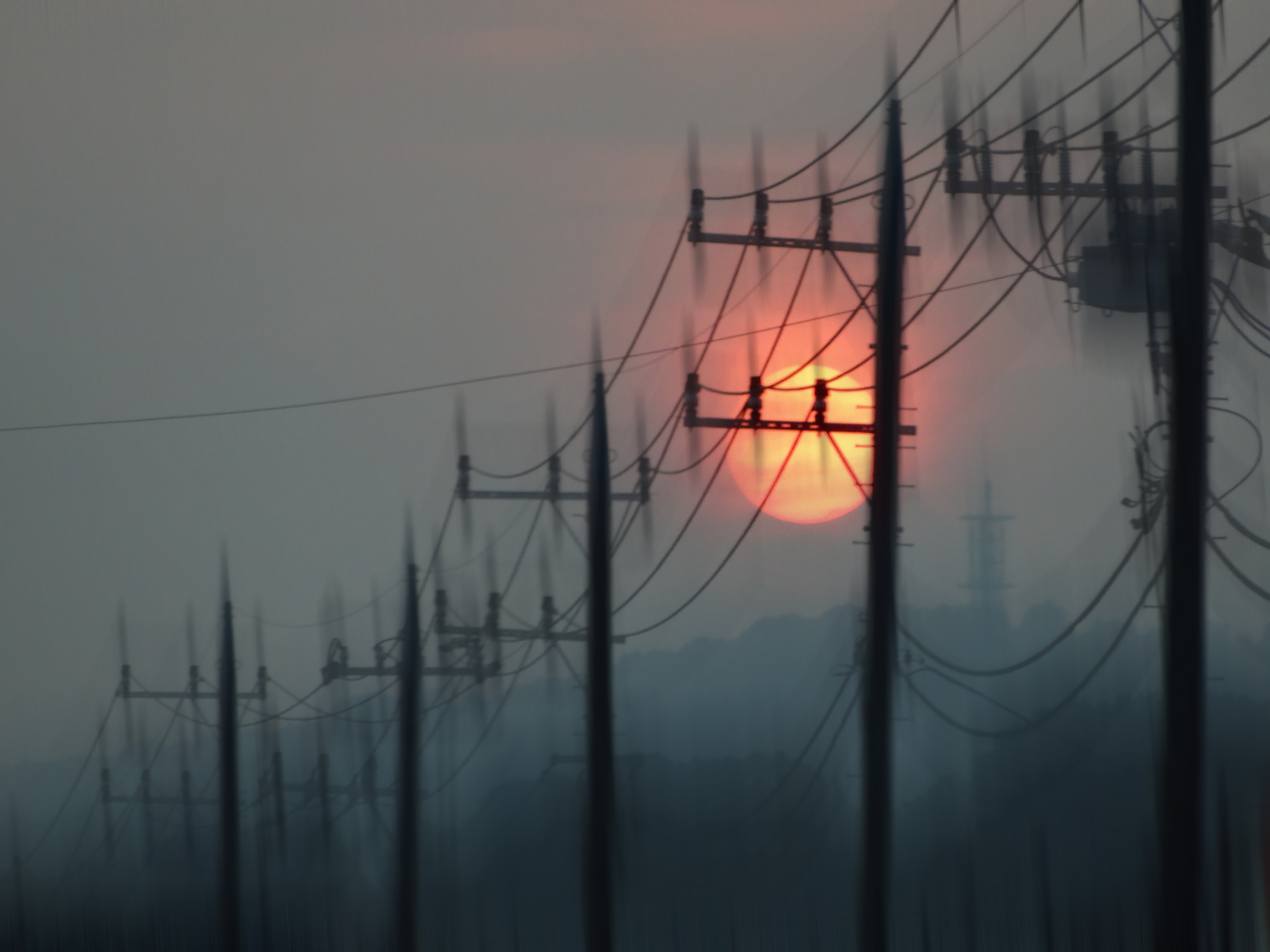blur, wires, sunset, sun, miscellanea, miscellaneous, smooth, pillars, posts, wire 2160p