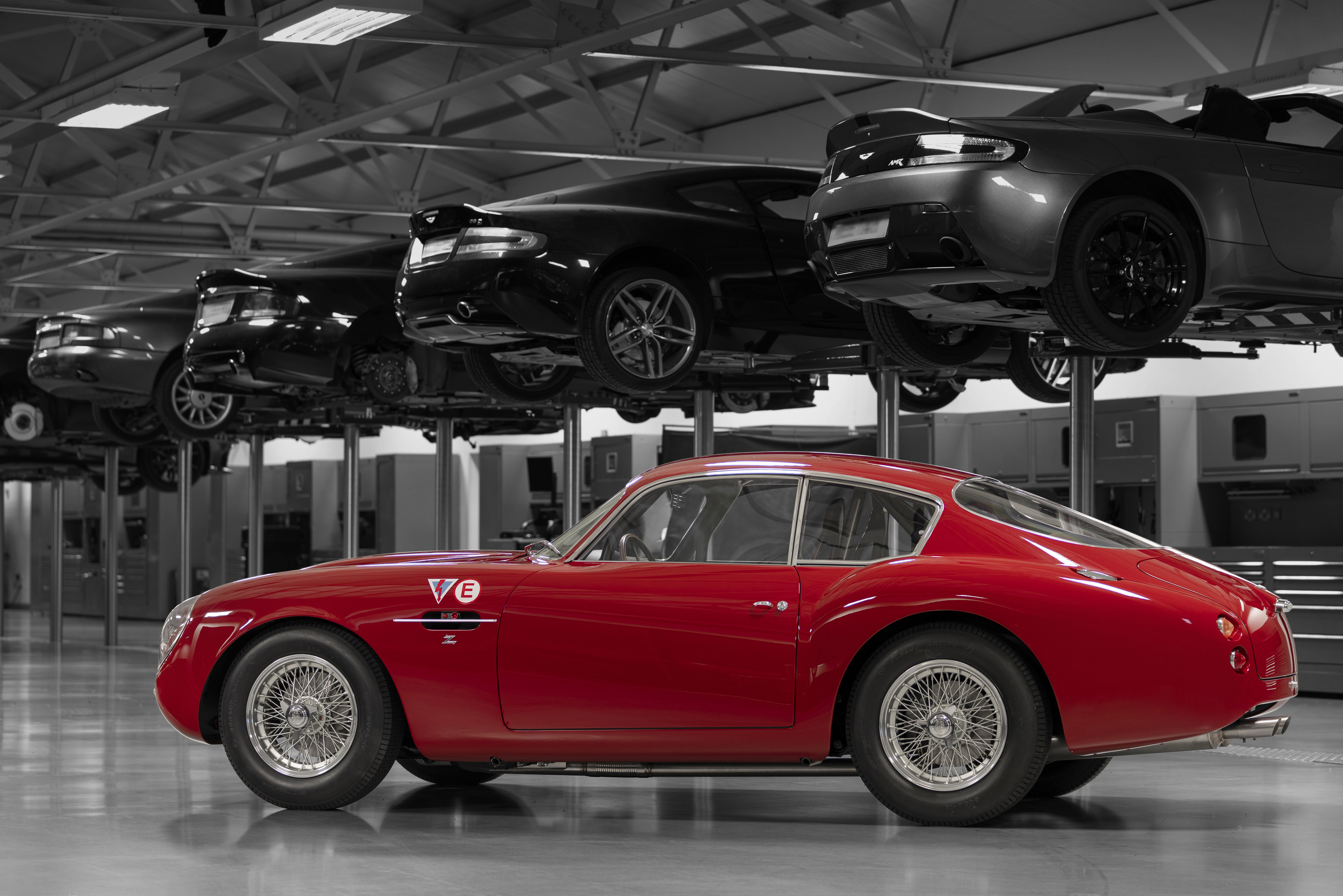 Завантажити шпалери Aston Martin Db4 Gt Zagato на телефон безкоштовно