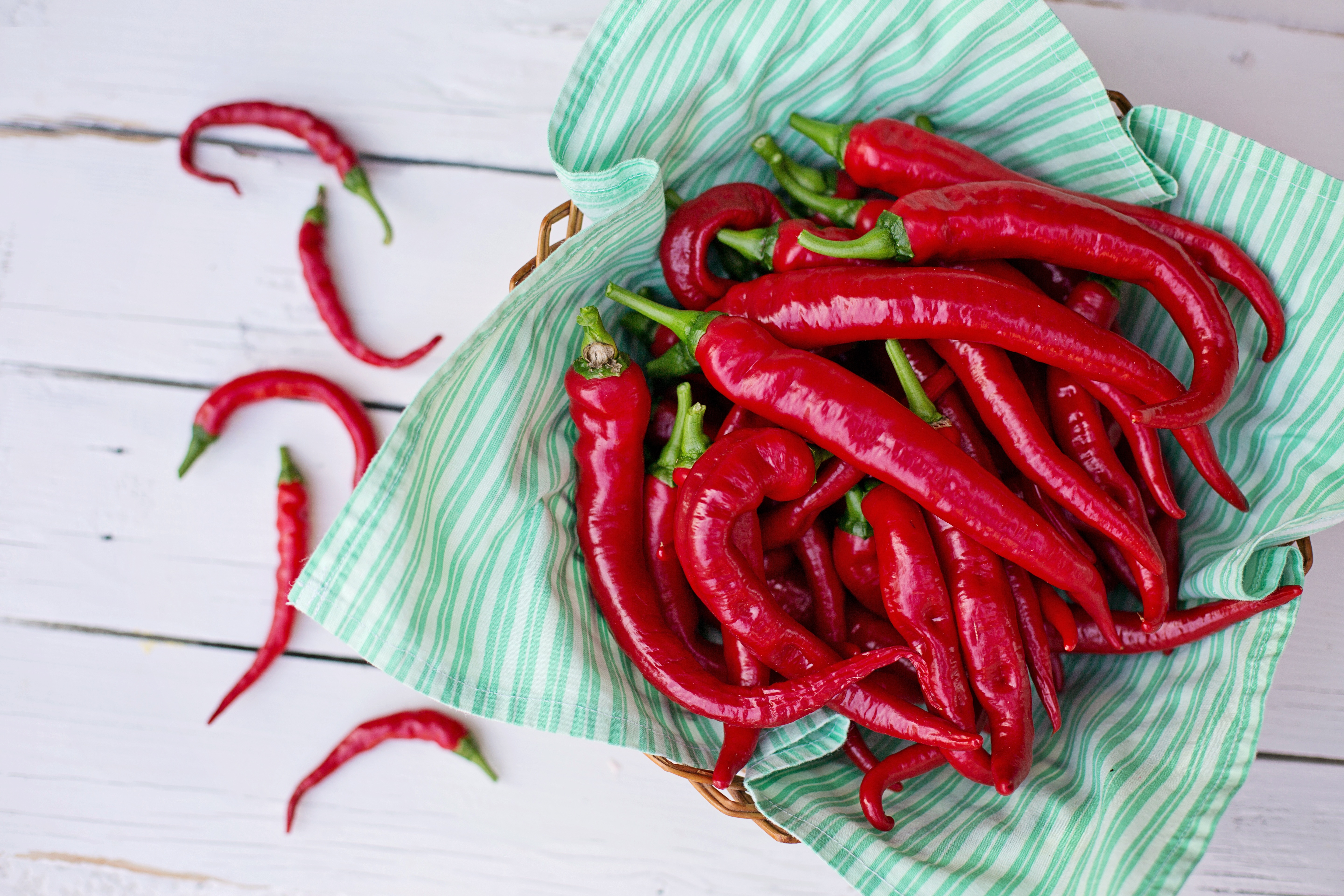 Download mobile wallpaper Food, Pepper, Chile, Vegetables for free.