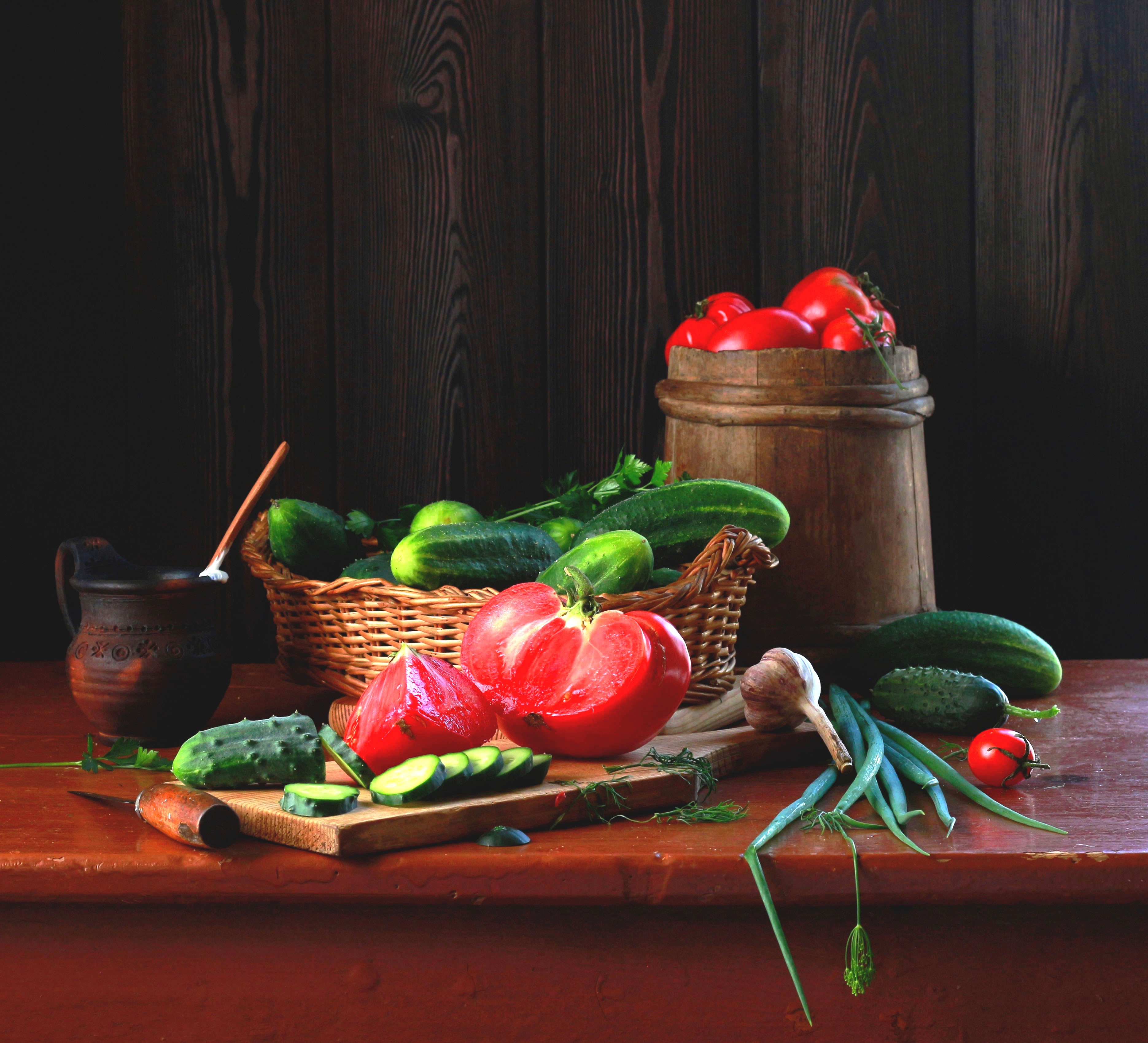 1019556 завантажити картинку харчування, натюрморт, огірок, помідор, овочевий - шпалери і заставки безкоштовно