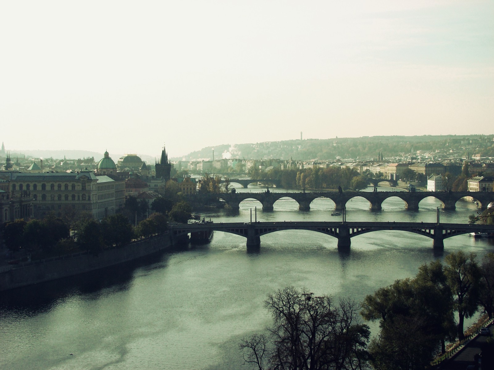 Laden Sie das Städte, Architektur, Gebäude, Fluss, Brücke, Stadtbild, Prag, Menschengemacht-Bild kostenlos auf Ihren PC-Desktop herunter