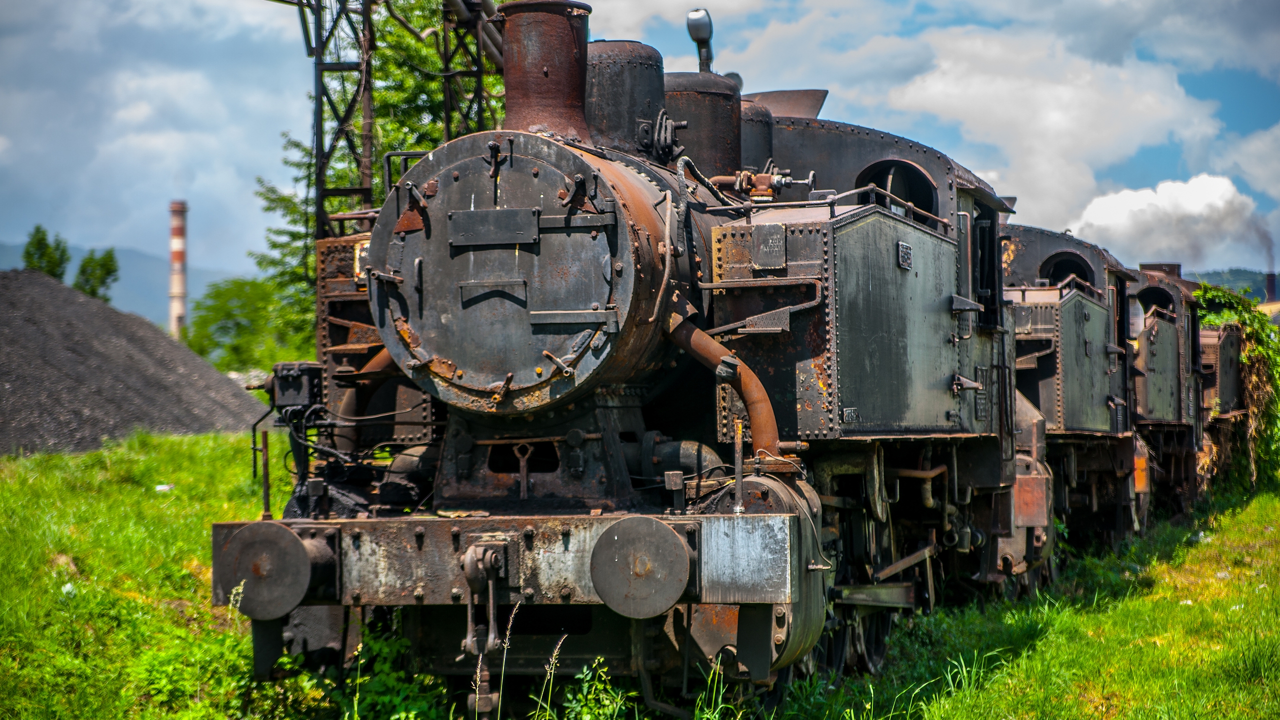 Free download wallpaper Grass, Old, Train, Vehicles on your PC desktop