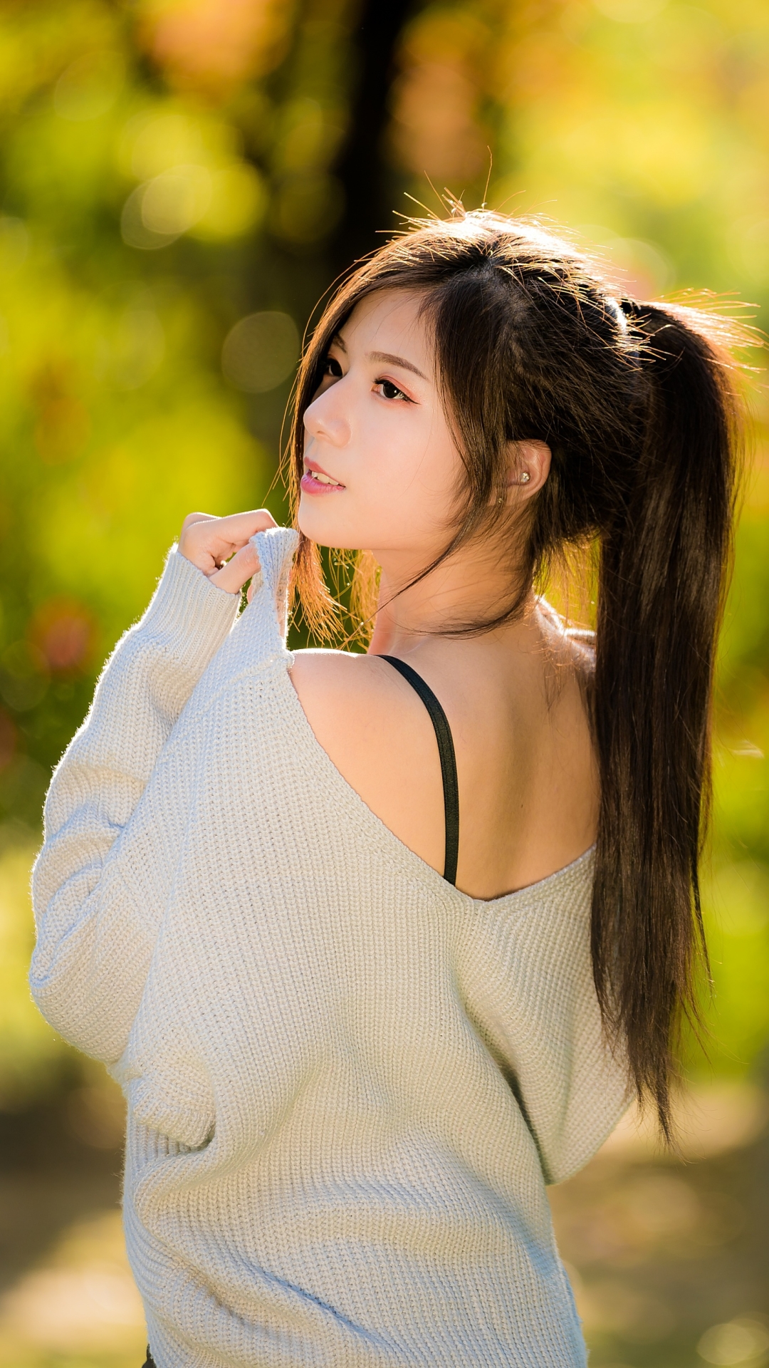 Download mobile wallpaper Bokeh, Model, Women, Asian, Black Hair, Ponytail for free.