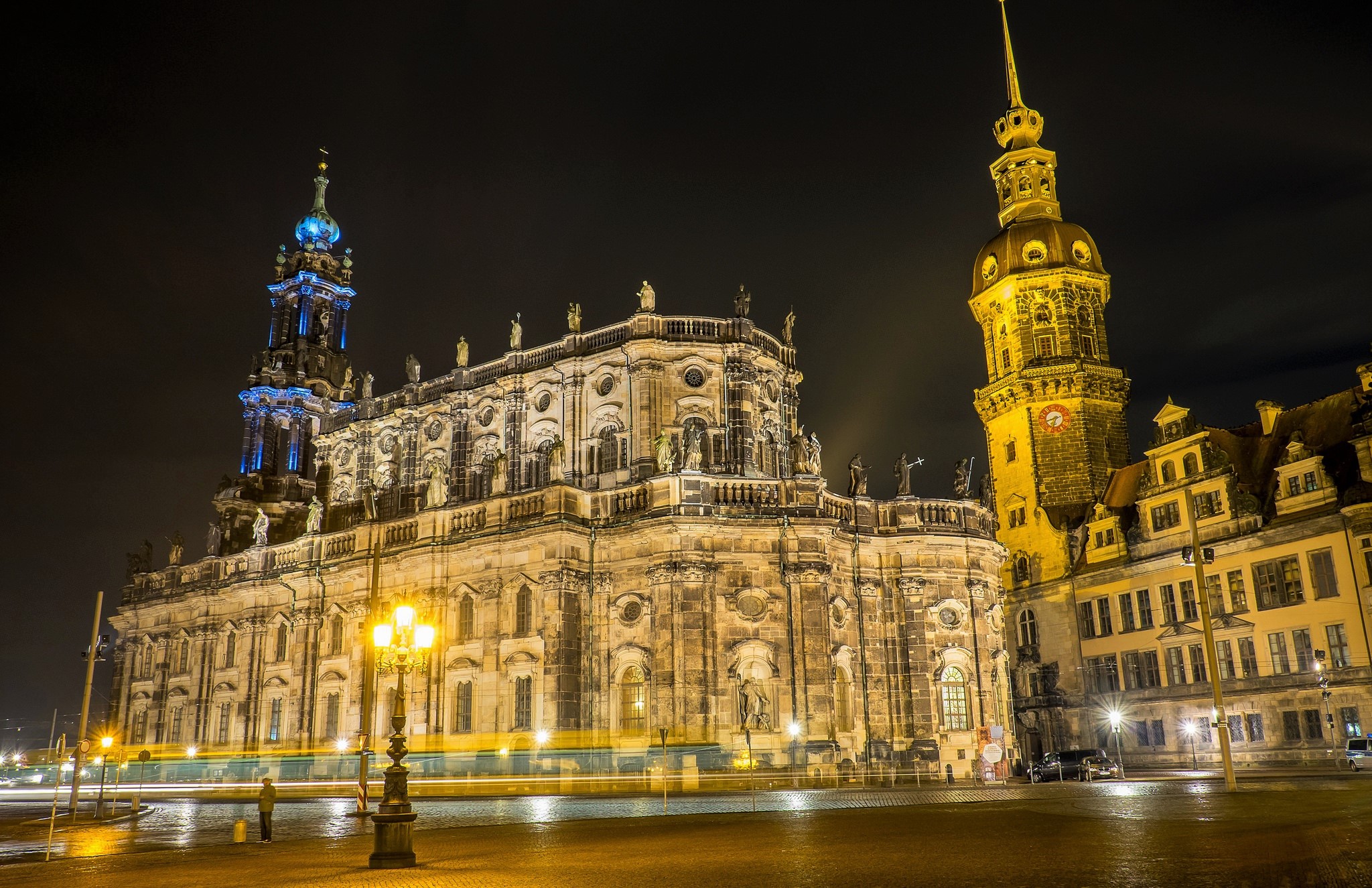 Handy-Wallpaper Städte, Architektur, Gebäude, Licht, Nacht, Dresden, Menschengemacht kostenlos herunterladen.
