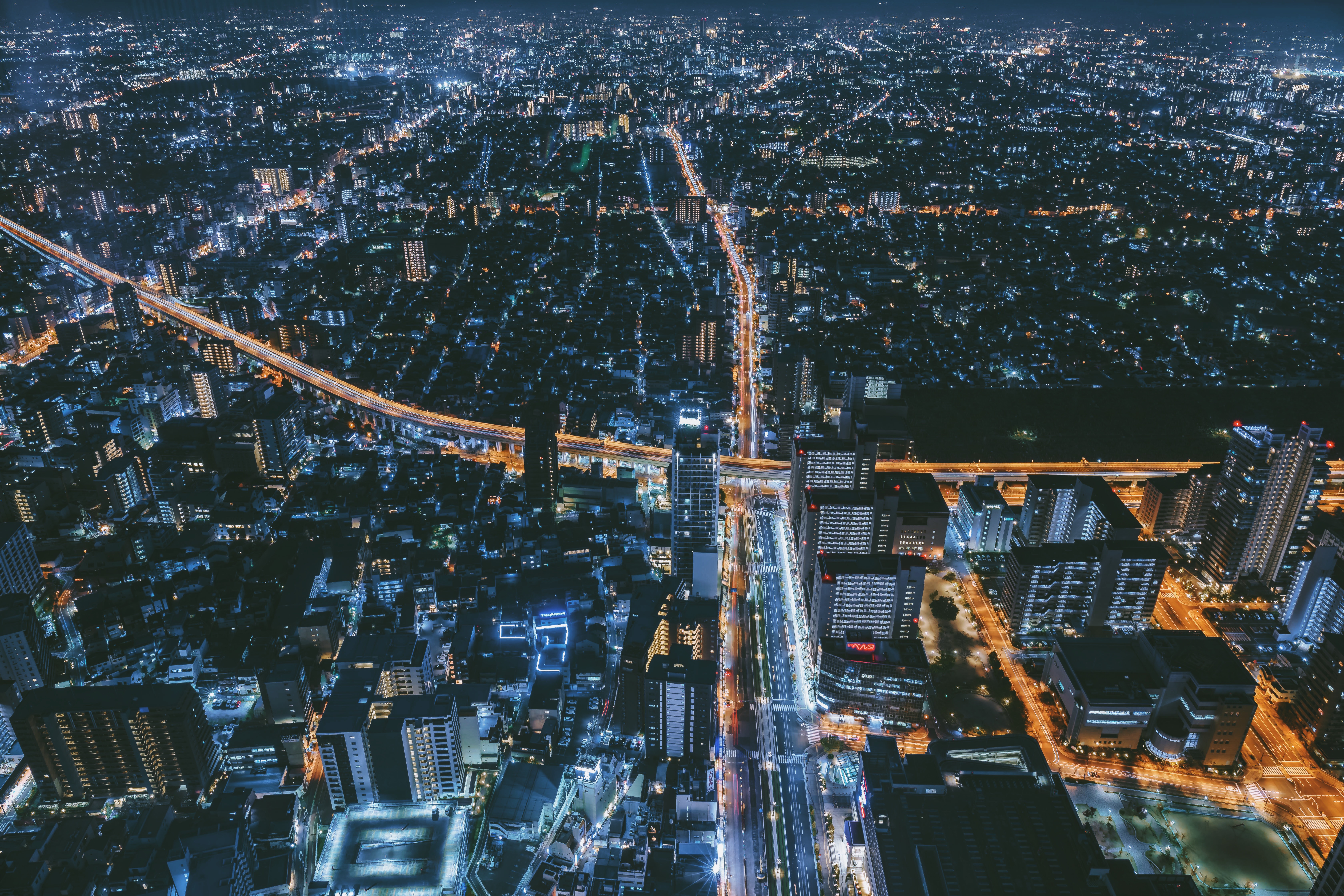 Скачать картинку Осака, Вид Сверху, Ночной Город, Города, Япония в телефон бесплатно.