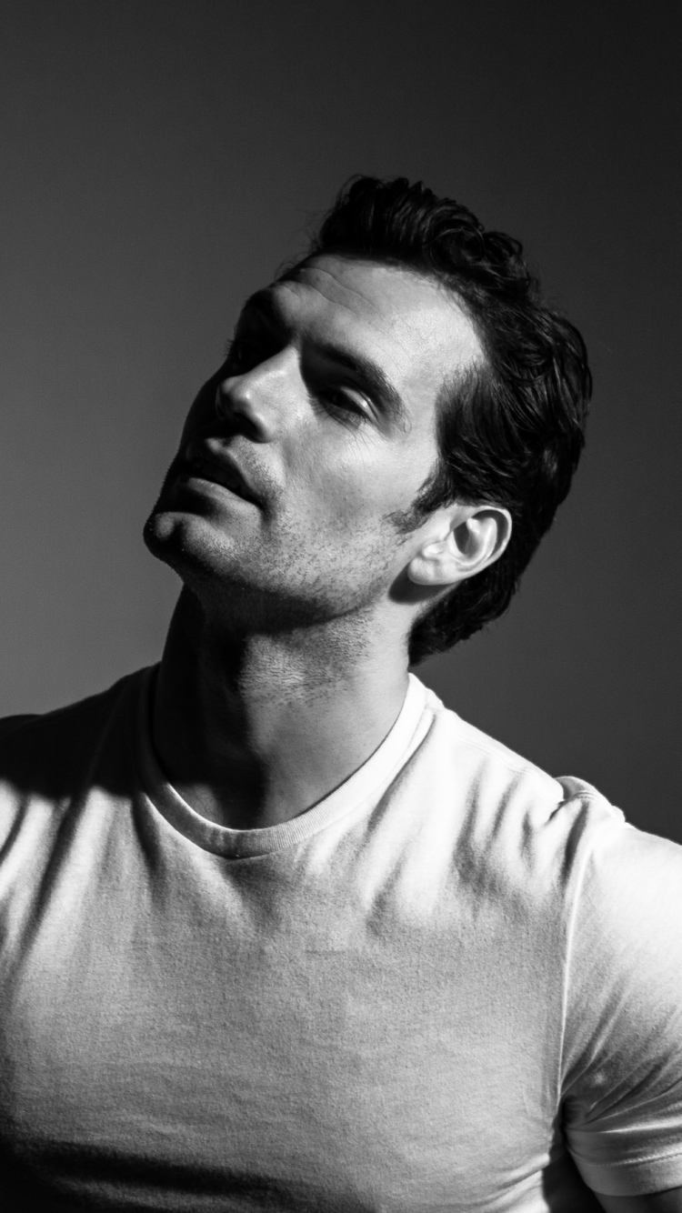 Download mobile wallpaper Monochrome, British, Celebrity, Black & White, Actor, Henry Cavill for free.
