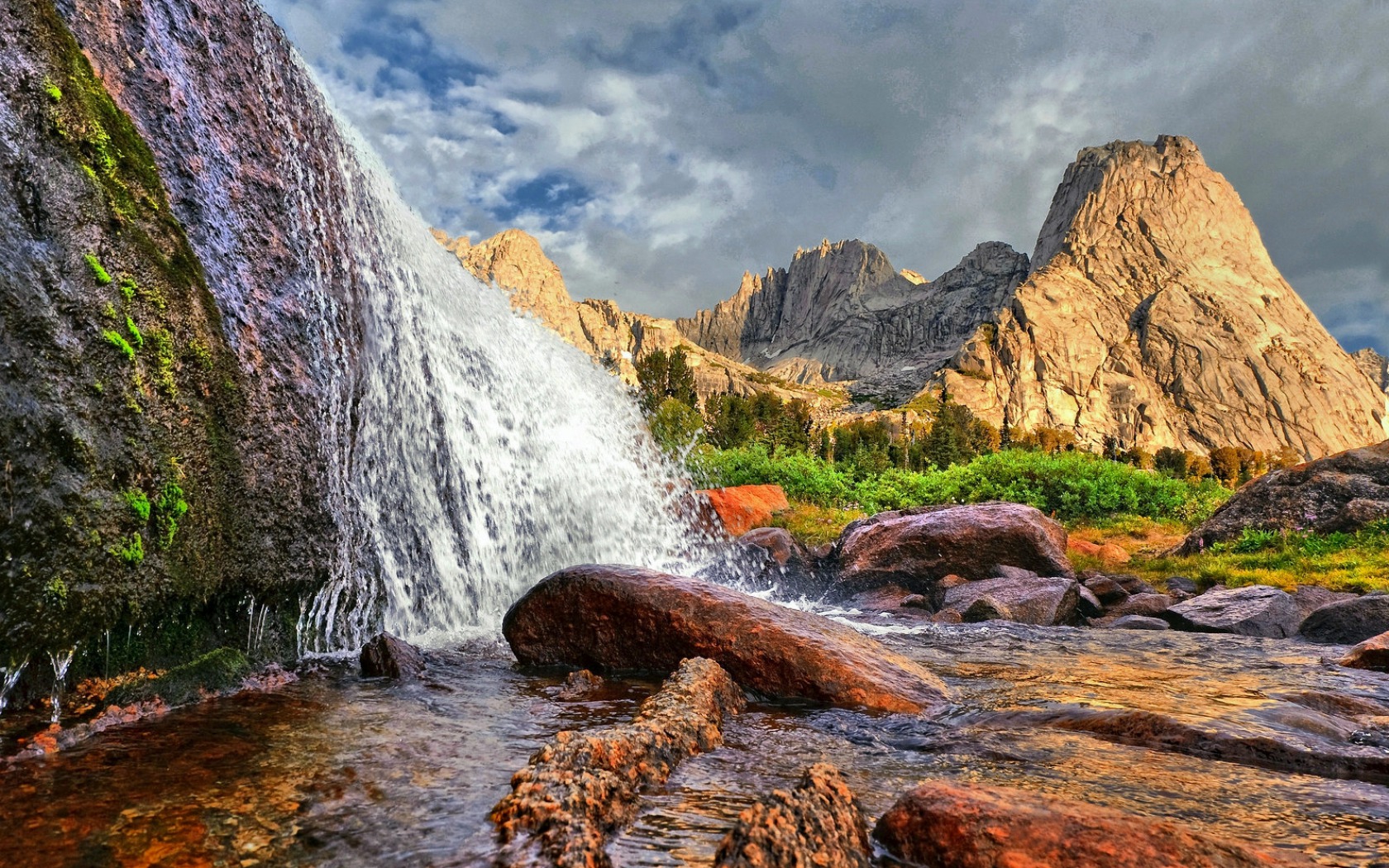 Handy-Wallpaper Landschaft, Wasserfälle, Wasserfall, Gebirge, Erde/natur kostenlos herunterladen.