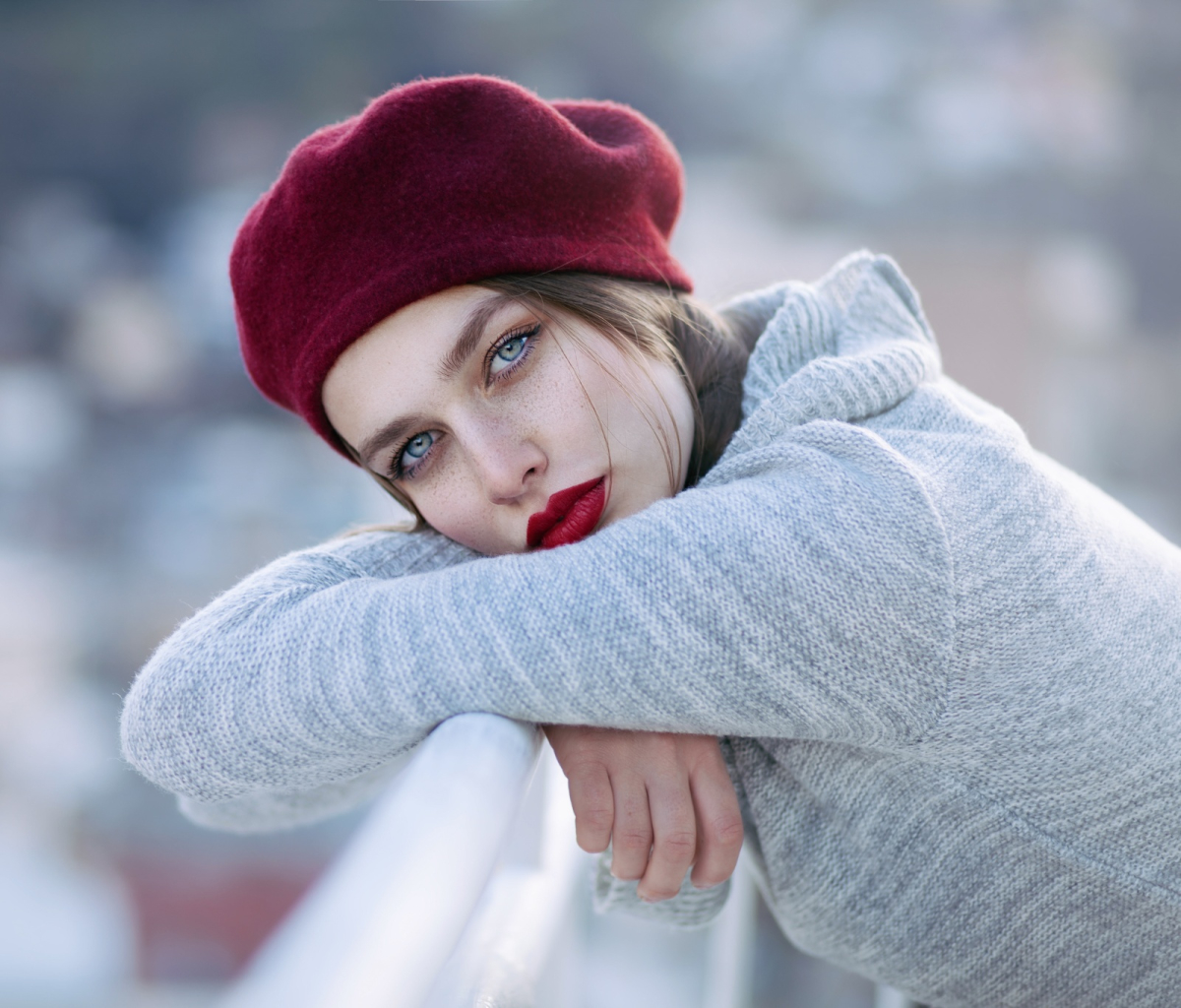 Handy-Wallpaper Bokeh, Brünette, Modell, Frauen, Grüne Augen kostenlos herunterladen.