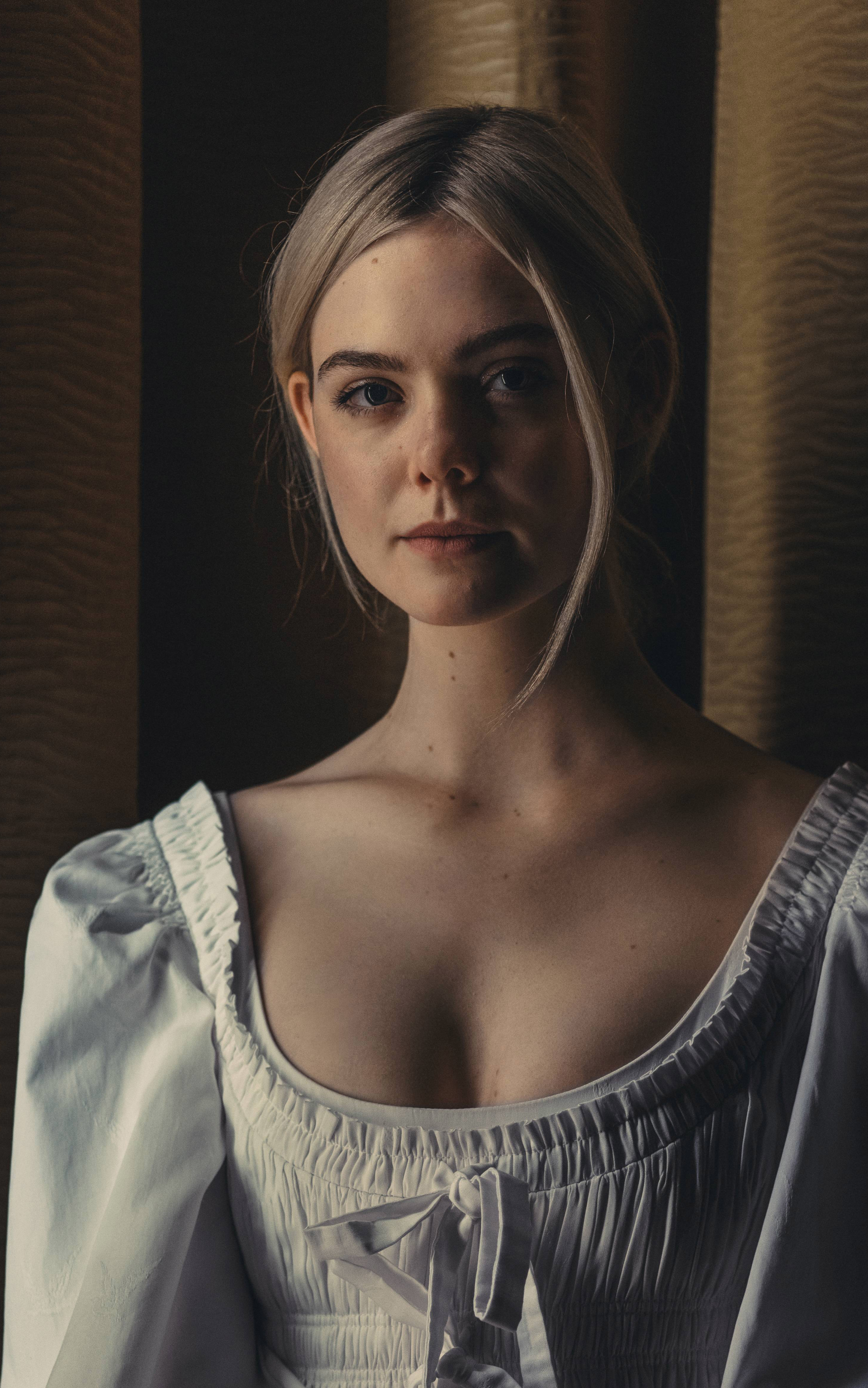 Handy-Wallpaper Blond, Blaue Augen, Amerikanisch, Blondinen, Berühmtheiten, Darstellerin, Elle Fanning kostenlos herunterladen.