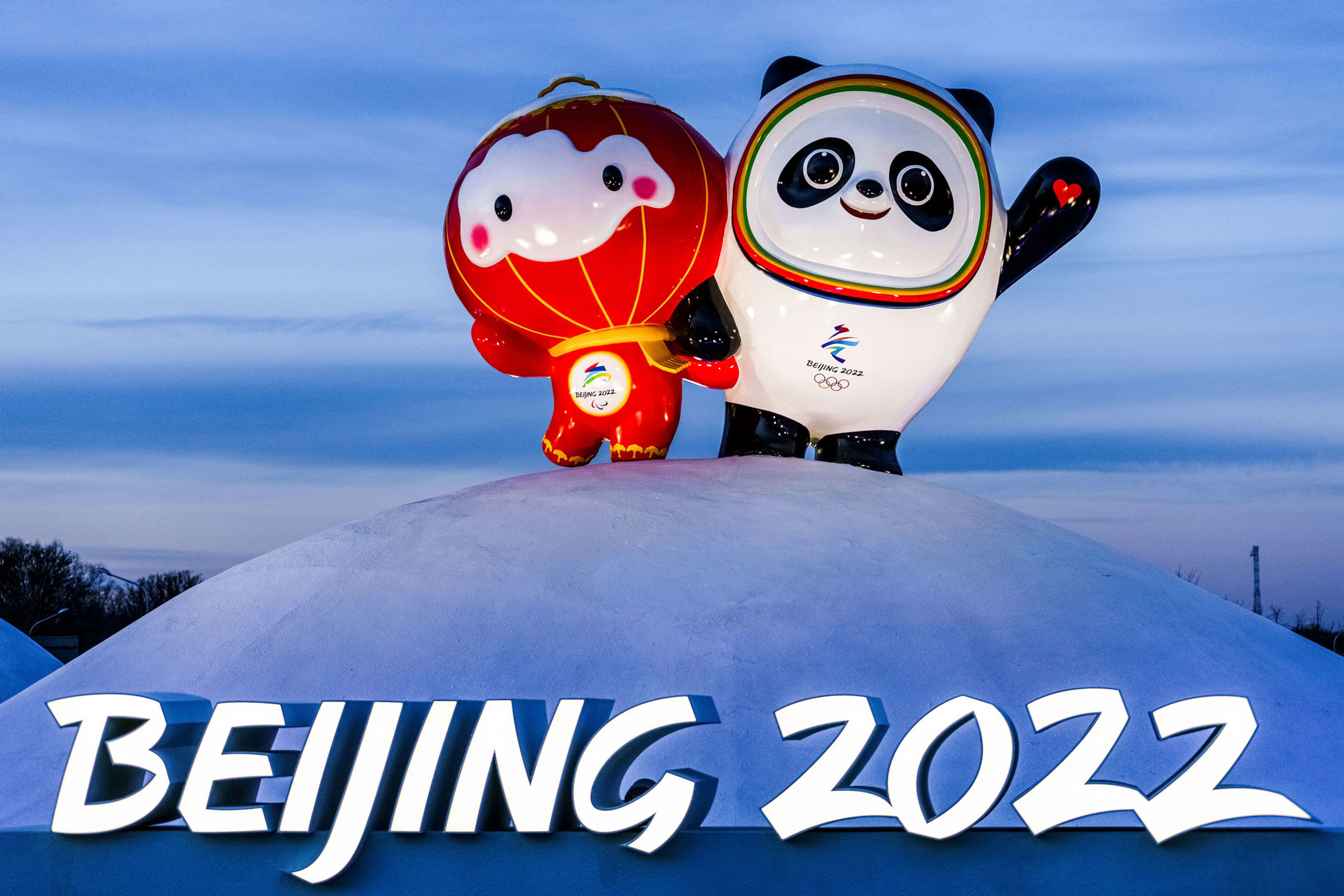 1064208 baixar papel de parede esportes, jogos olímpicos de inverno de 2022, bing dwen dwen, mascote, shuey rhon rhon, olimpíadas de inverno - protetores de tela e imagens gratuitamente