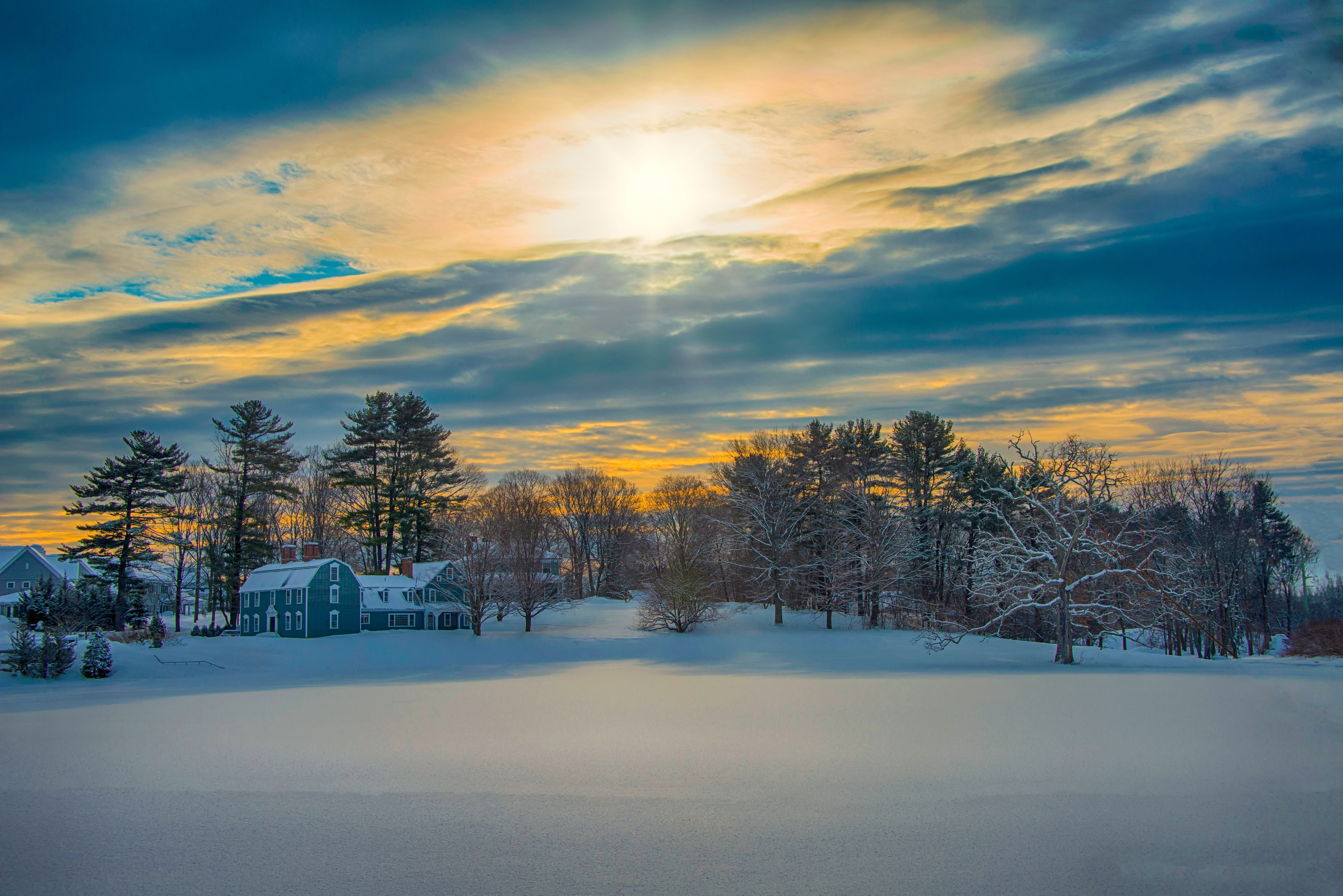 Baixe gratuitamente a imagem Inverno, Pôr Do Sol, Céu, Sol, Neve, Casa, Nuvem, Fotografia na área de trabalho do seu PC